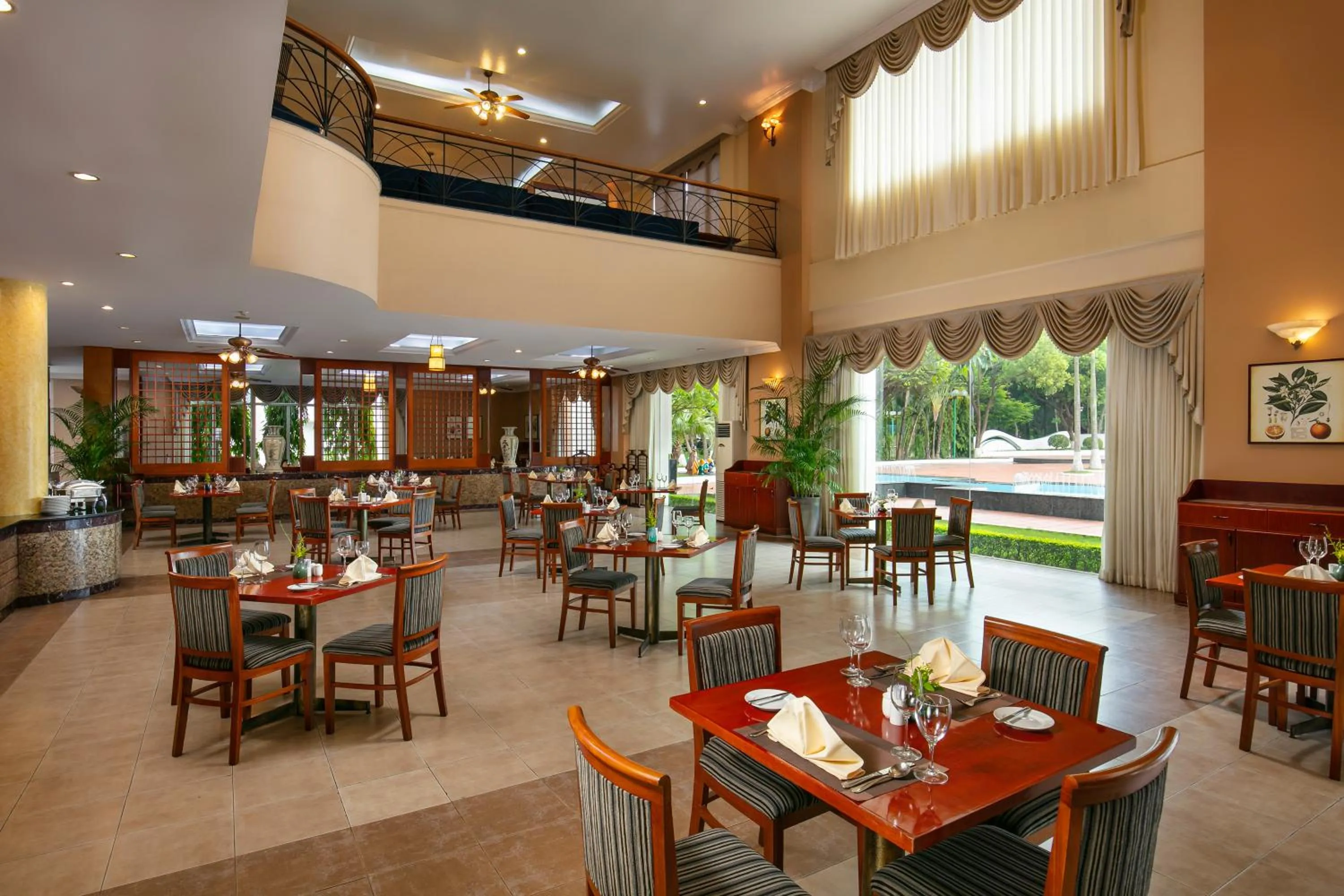 Restaurant/places to eat in Nam Cuong Hai Duong Hotel