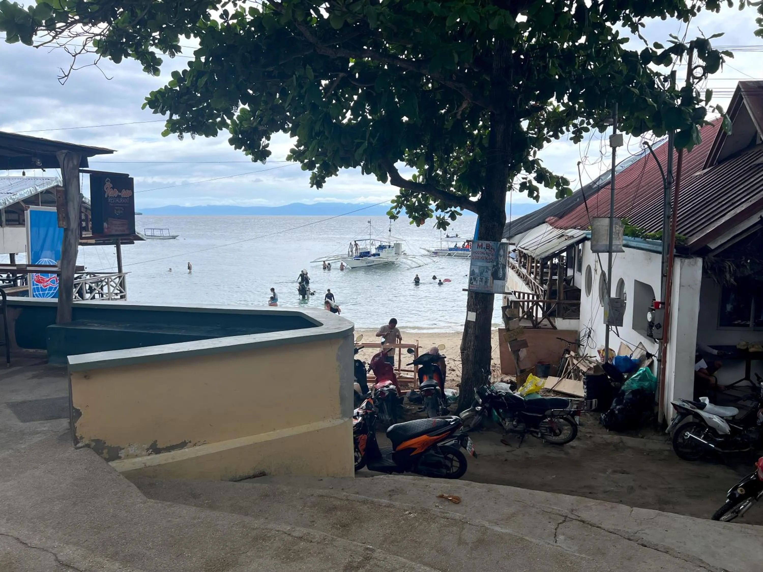 Beach in Neptune Diving Resort Moalboal