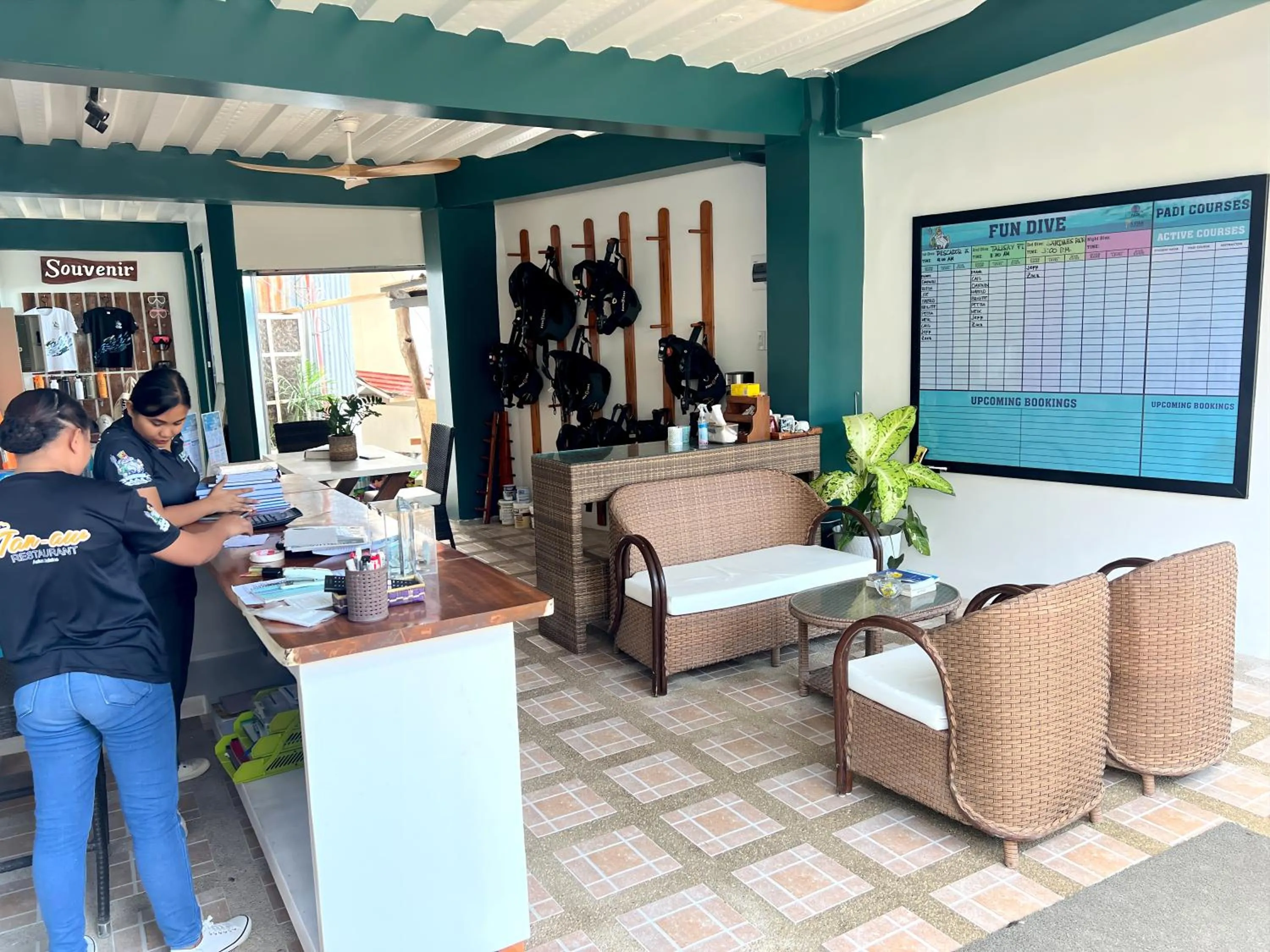 Diving in Neptune Diving Resort Moalboal