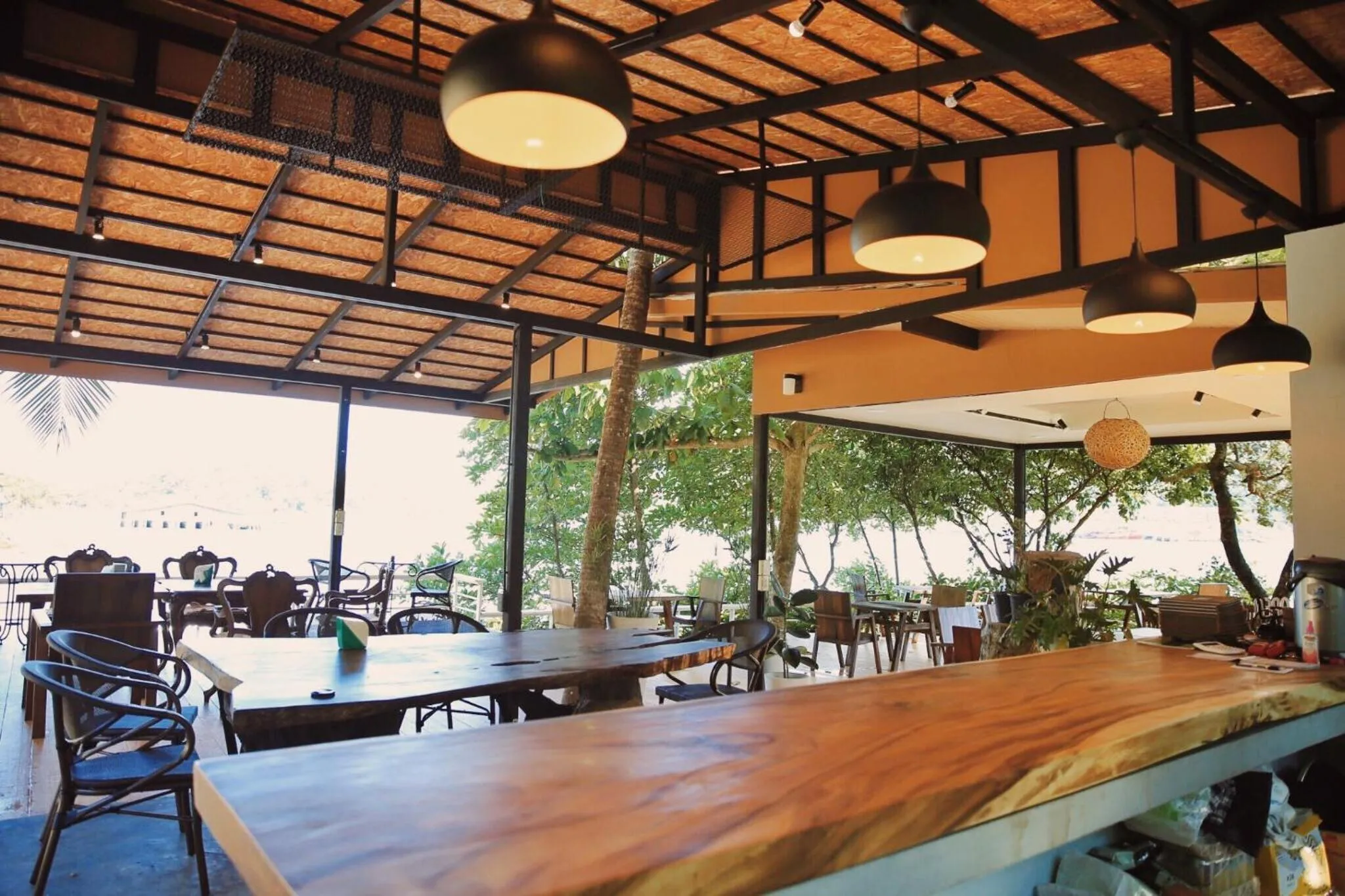 Restaurant/places to eat in Resolution Resort