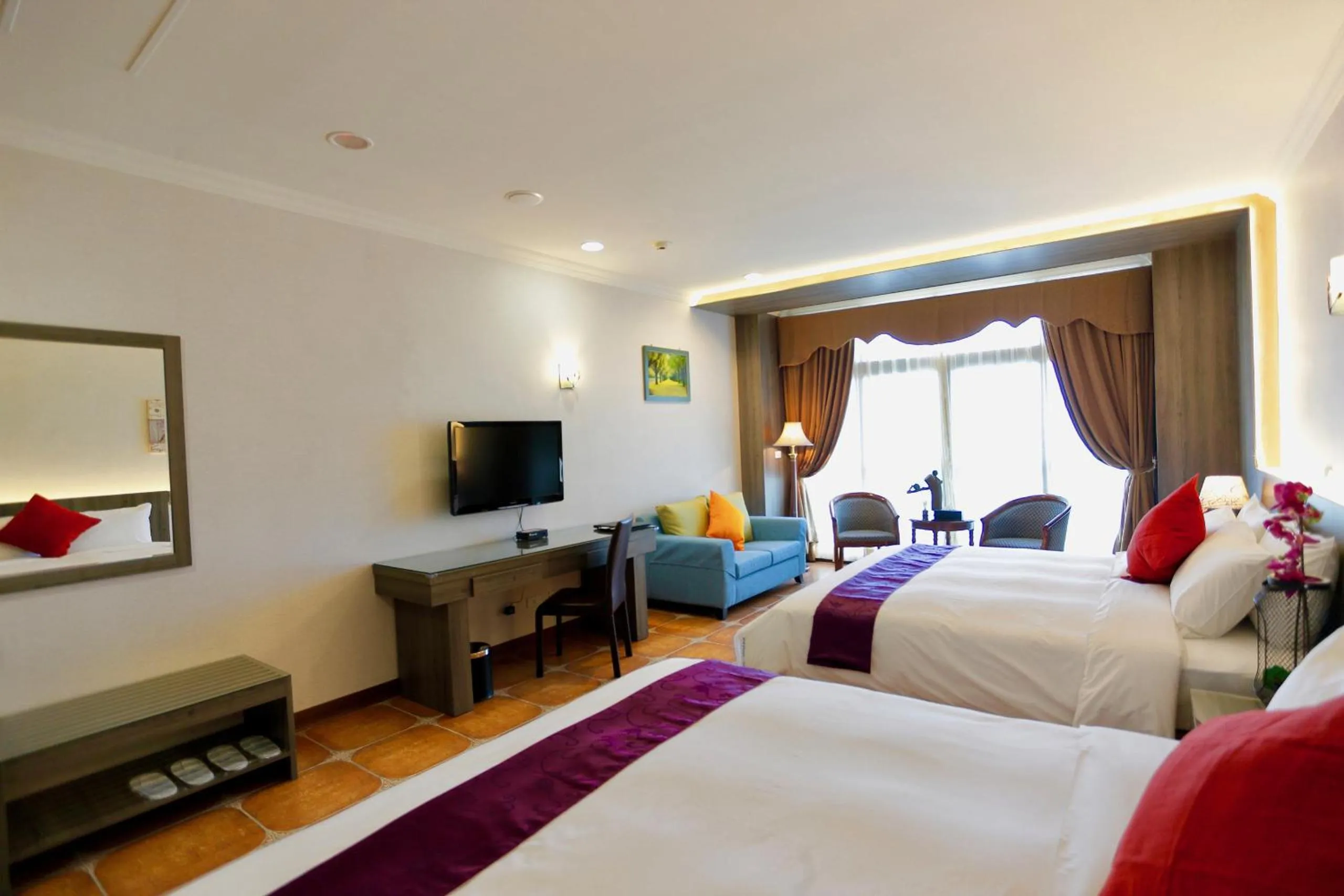 Photo of the whole room, Bed in Kending Kaying Hotel