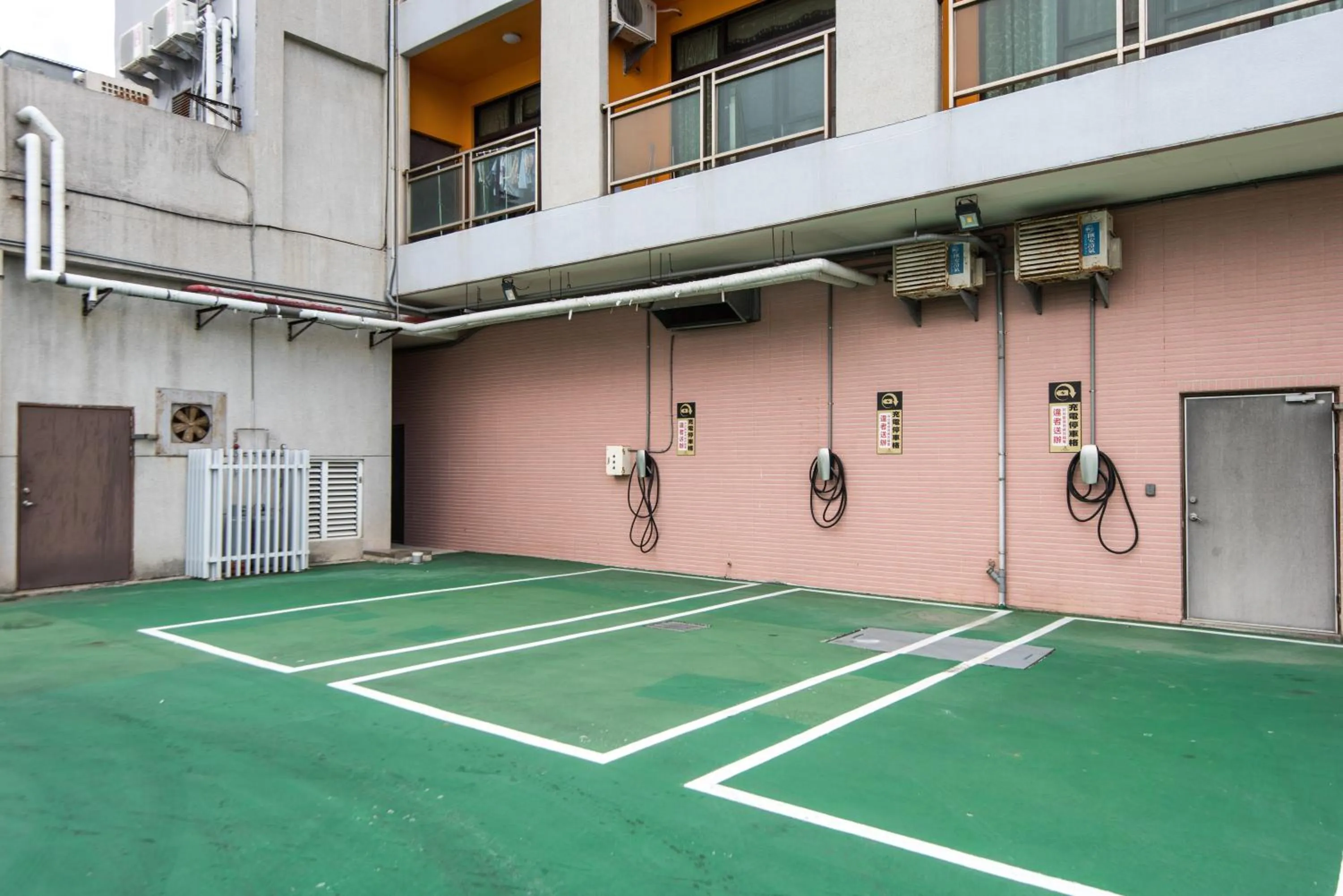 Parking in Kending Kaying Hotel