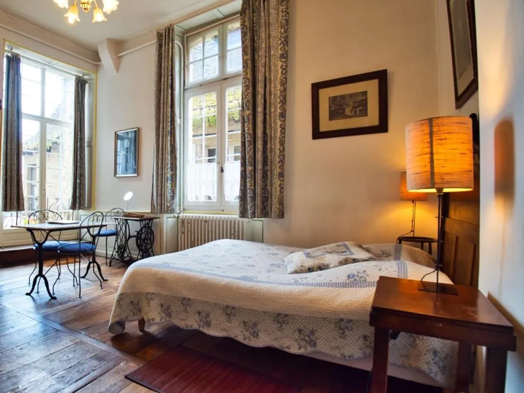 Photo of the whole room, Bed in La Maison du Notaire Royal