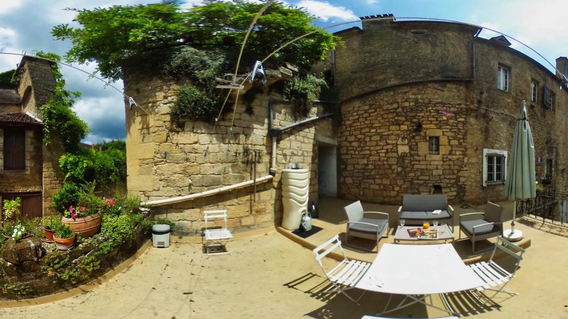 Patio in La Maison du Notaire Royal