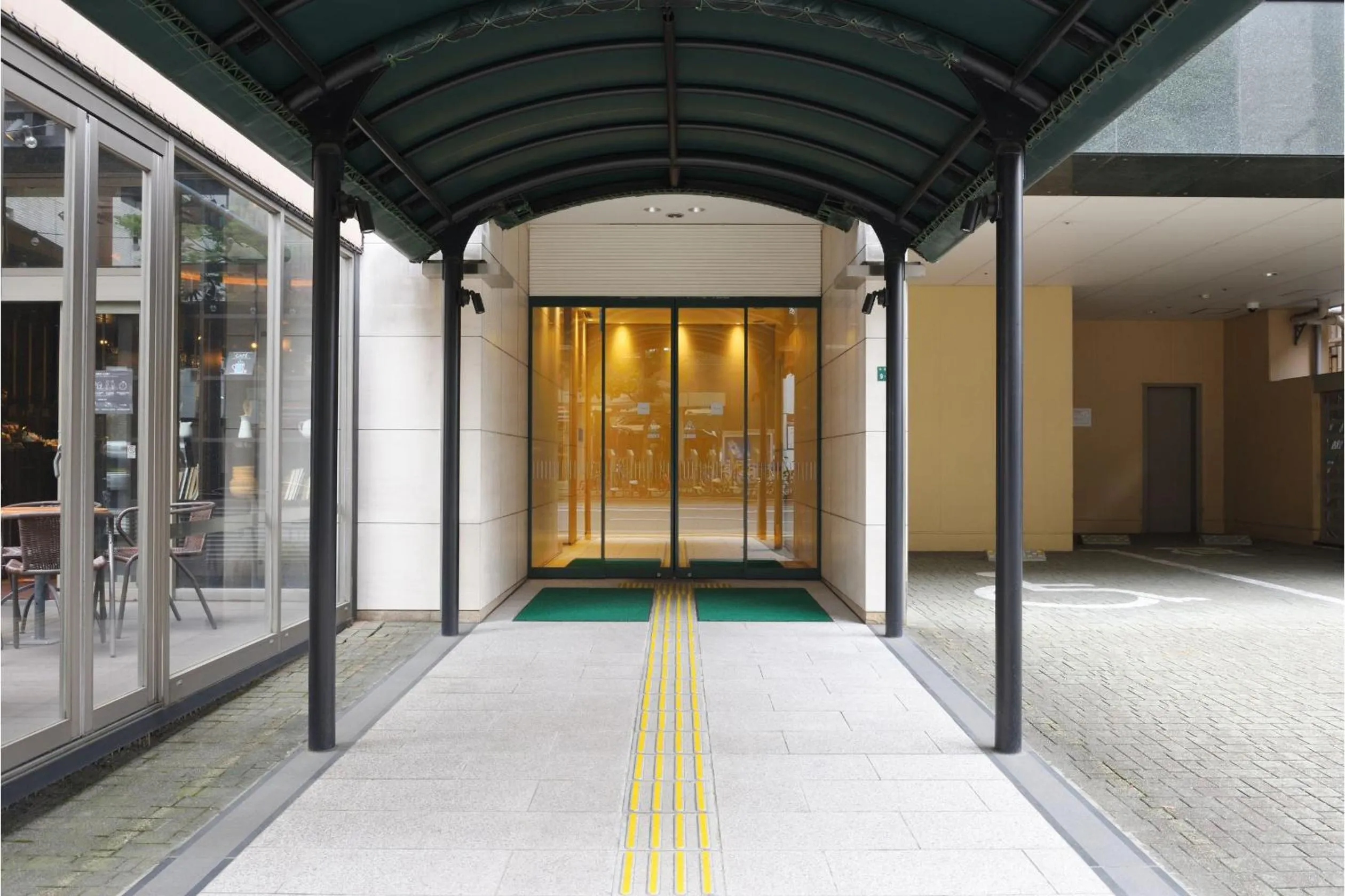 Facade/entrance in Hakata Green Hotel Tenjin