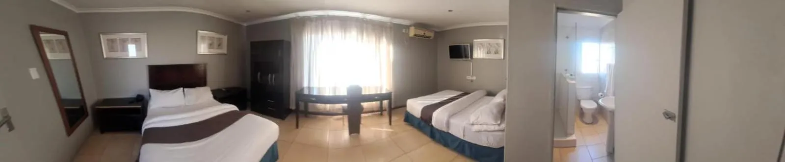 Bed in Villa Via Hotel Midrand