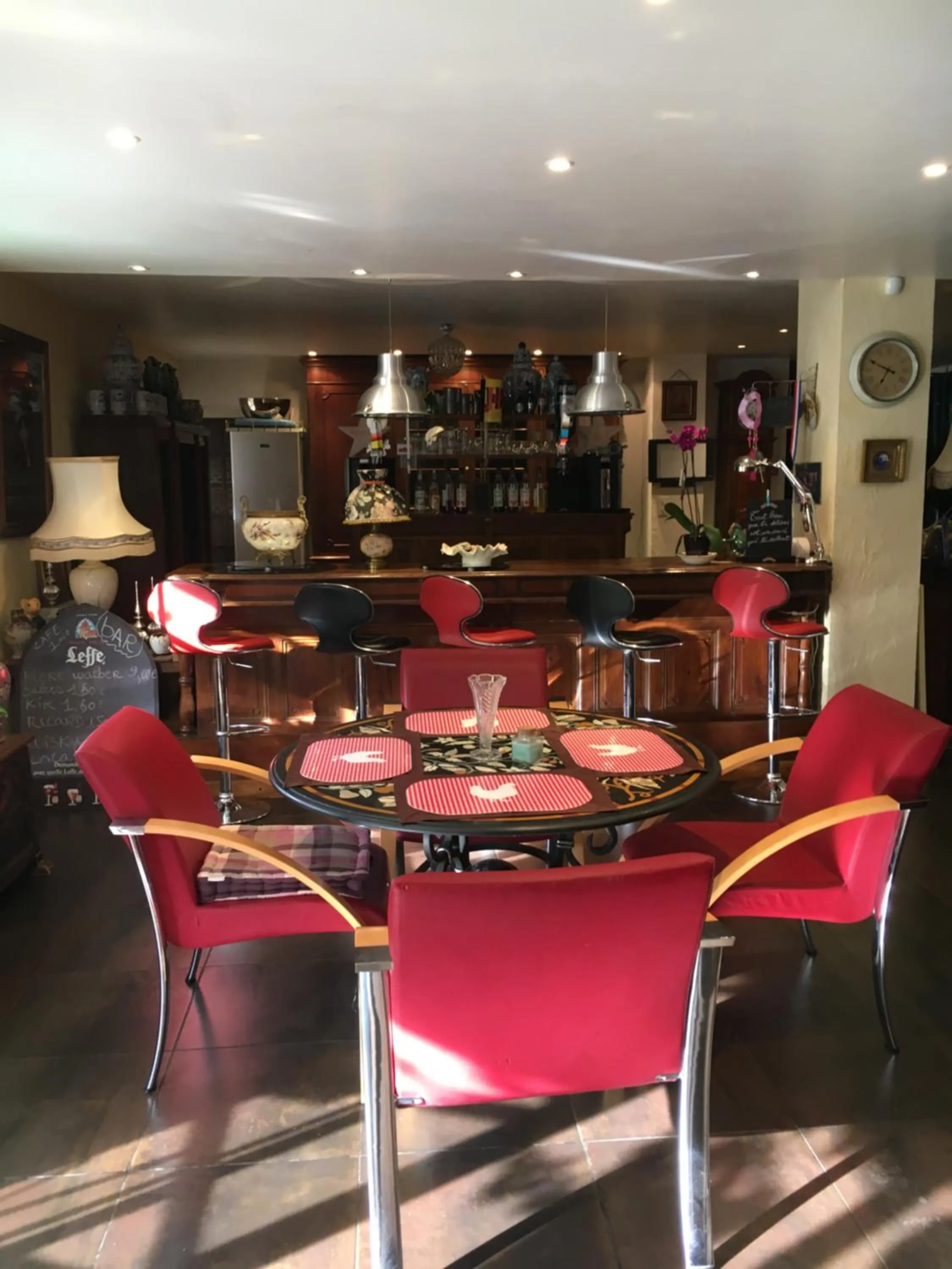 Restaurant/places to eat in Hotel bar b'rock