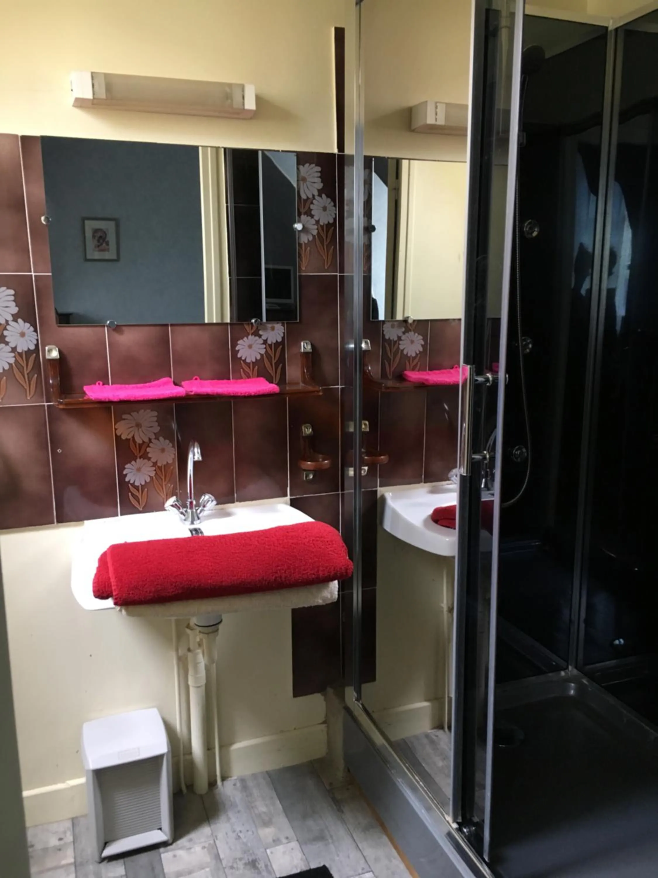 Shower in Hotel bar b'rock