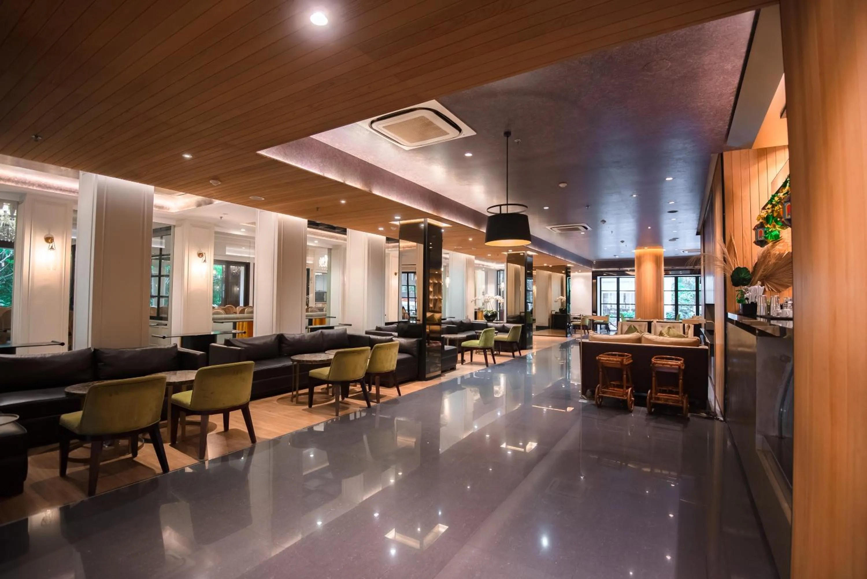 Lounge or bar in The Mirah Hotel Bogor