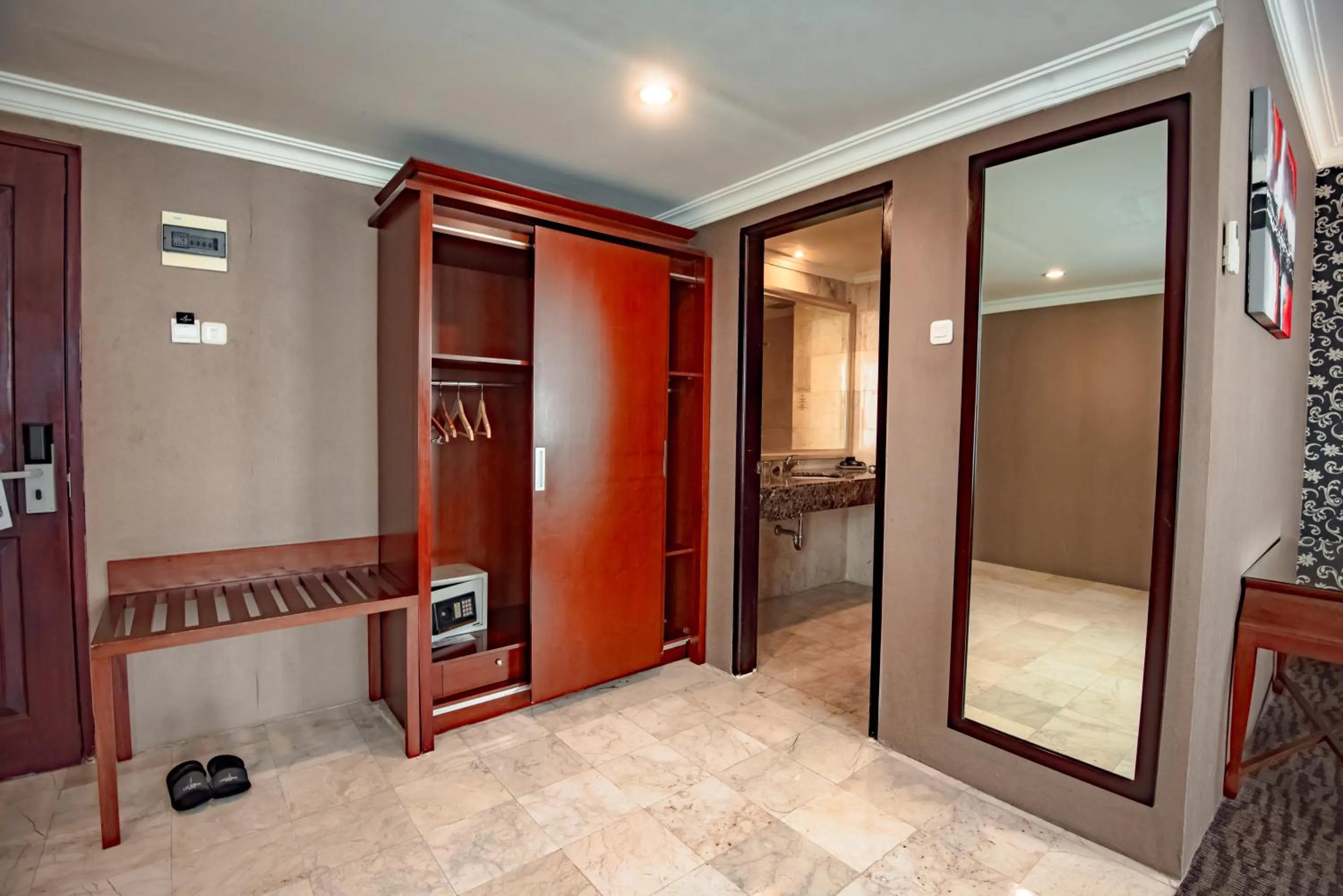 safe in The Mirah Hotel Bogor