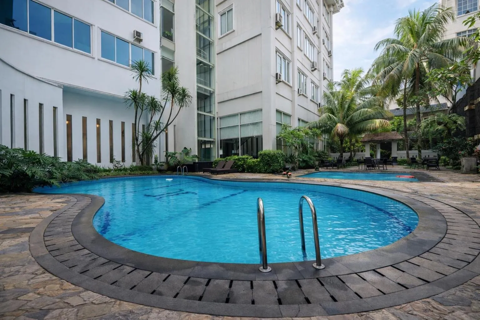 Swimming pool in The Mirah Hotel Bogor