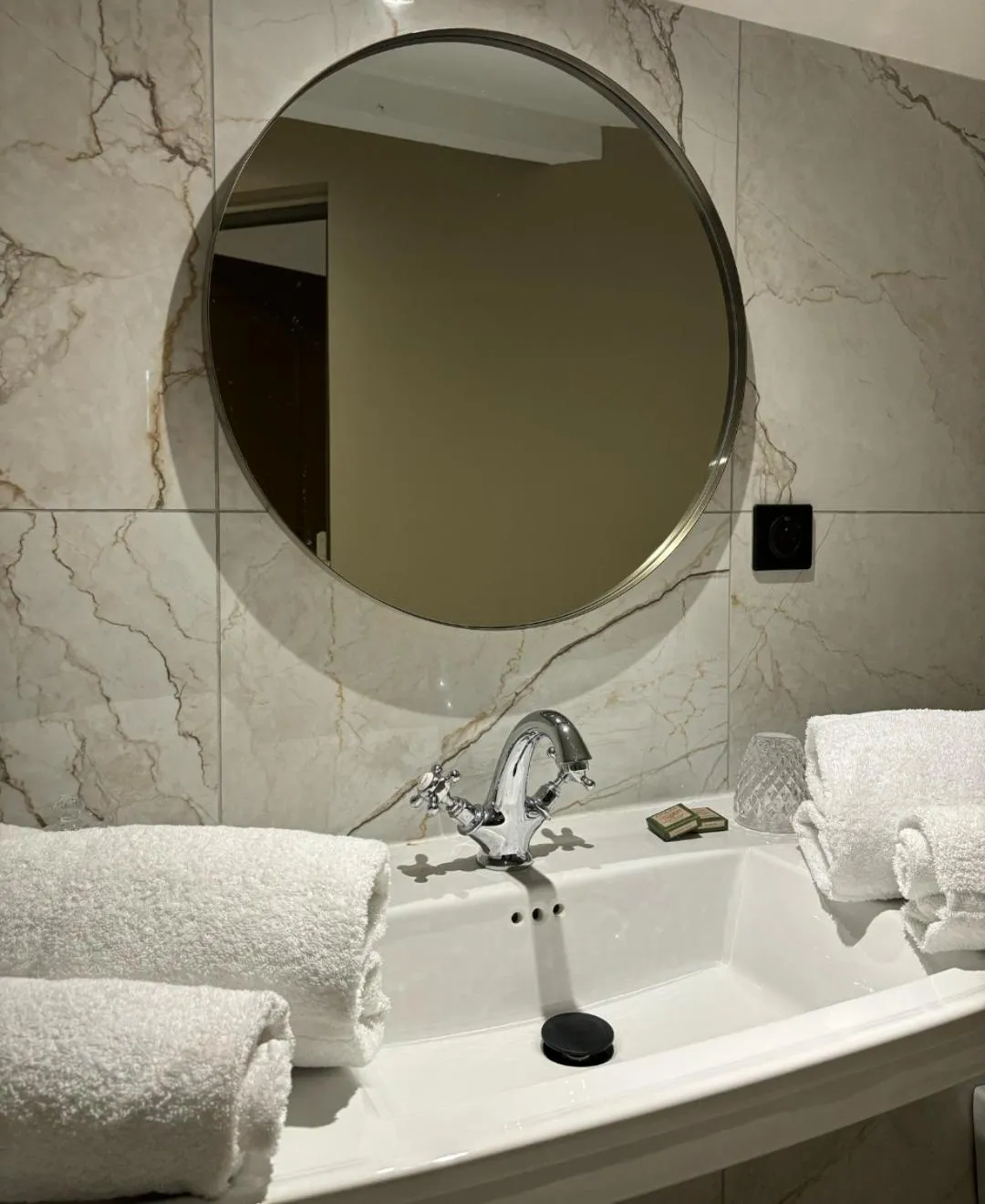 Shower in Castel Bois Marie, Maison d'hôtes