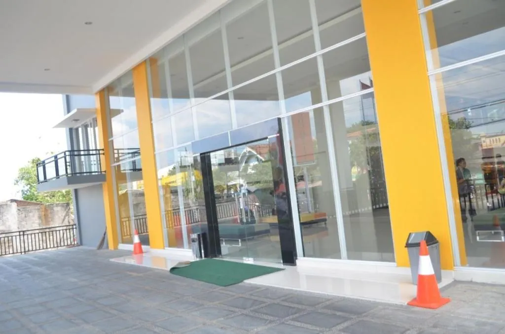 Facade/entrance in EDU Hostel