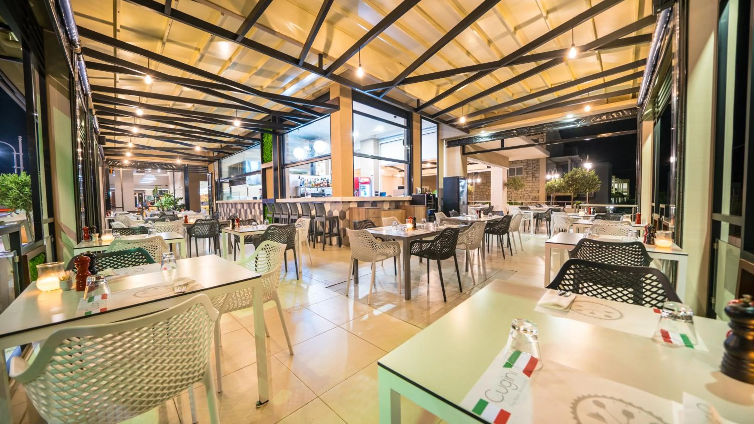 Restaurant/places to eat in Marika Beach Hotel