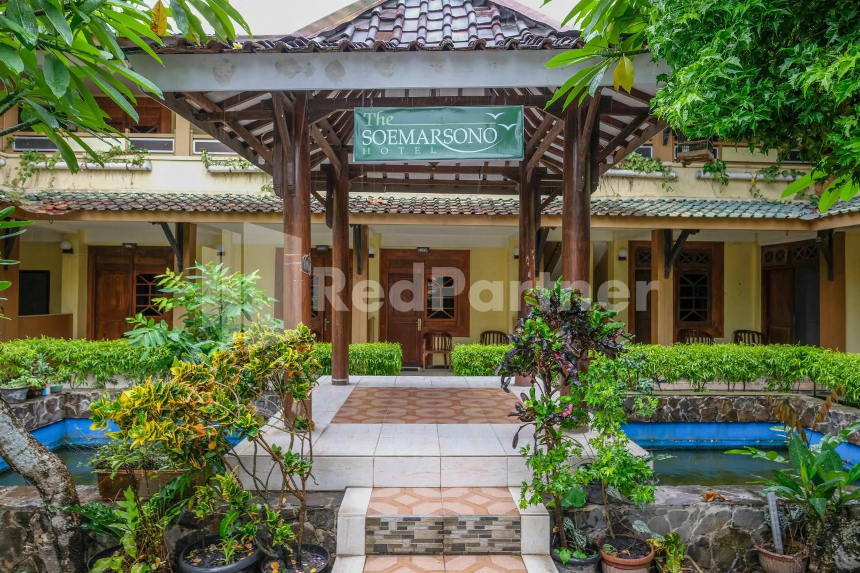 Facade/entrance in The Soemarsono Hotel near Ambarrukmo Plaza Mall RedPartner