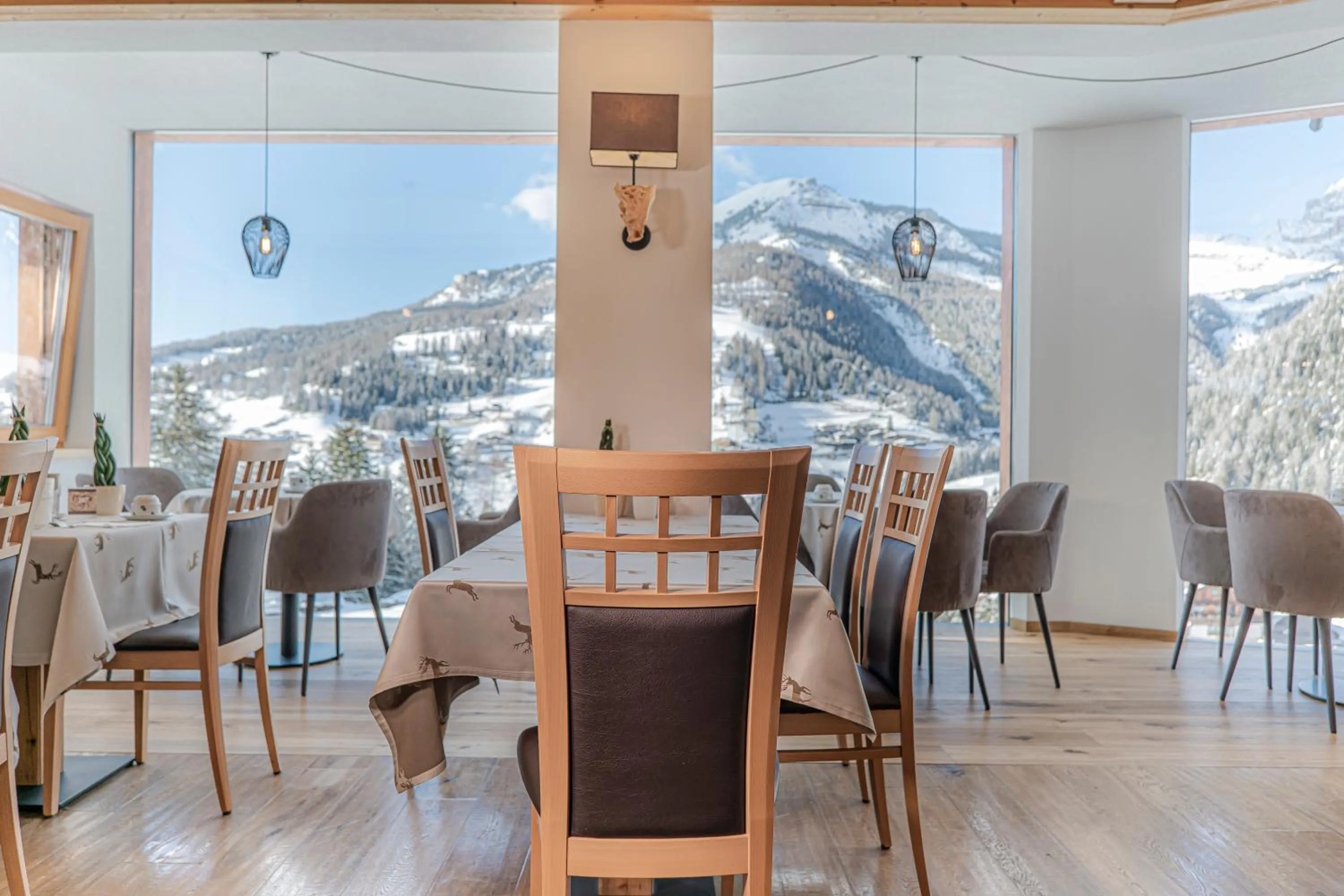 Restaurant/places to eat in Hotel Chalet Dlaces