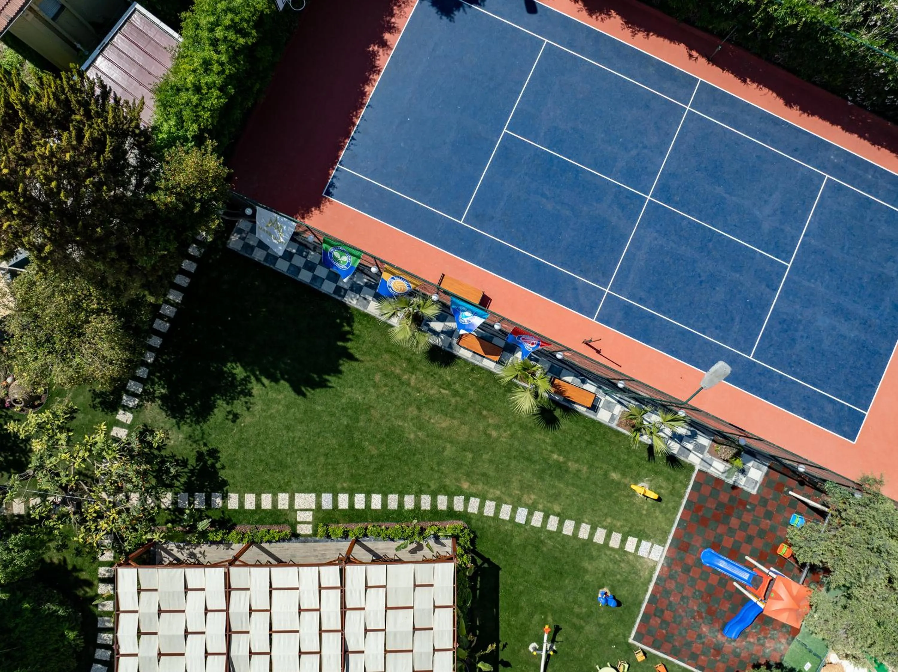 Marbel Hotel by PalmWings