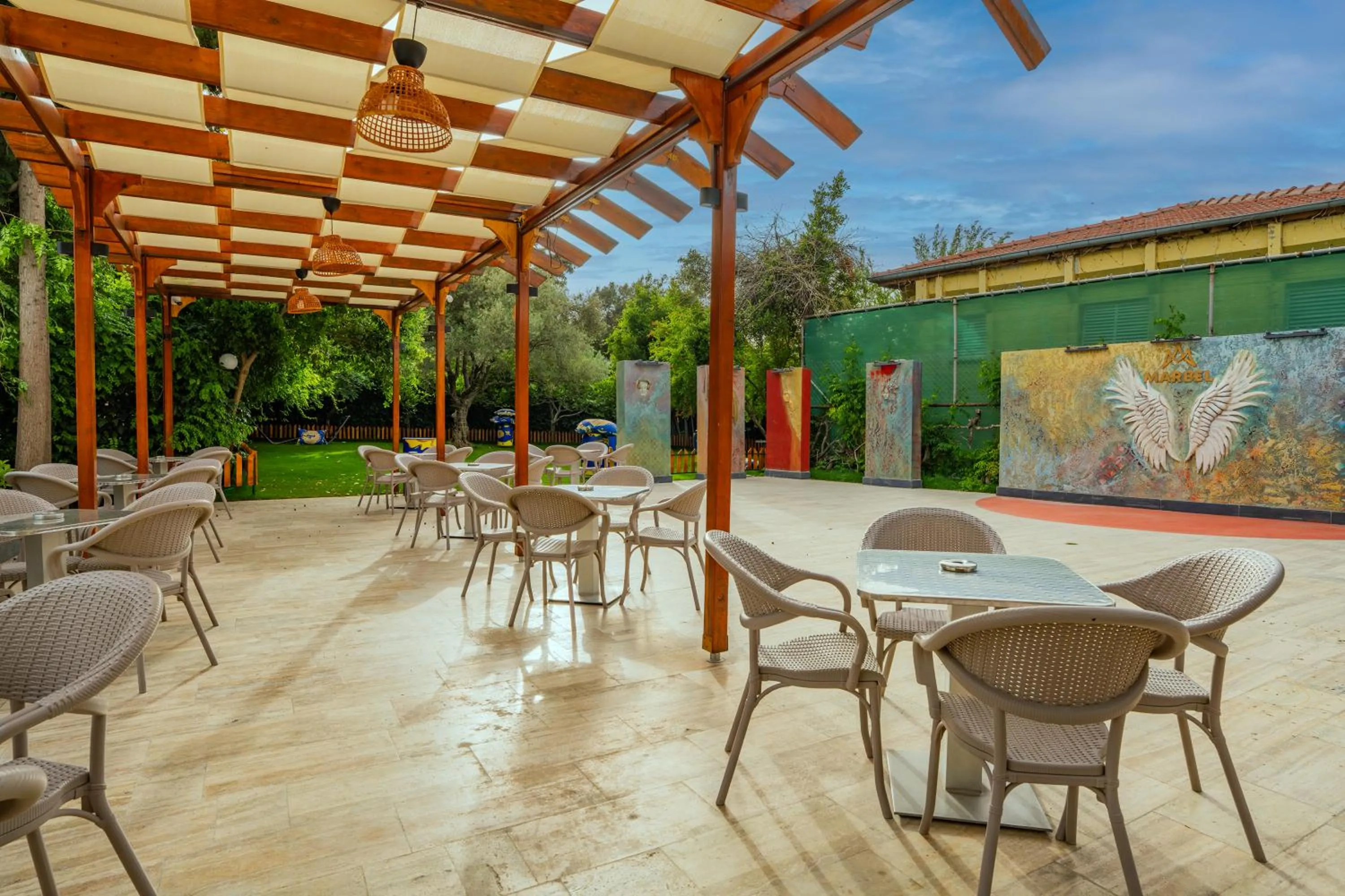 Marbel Hotel by PalmWings