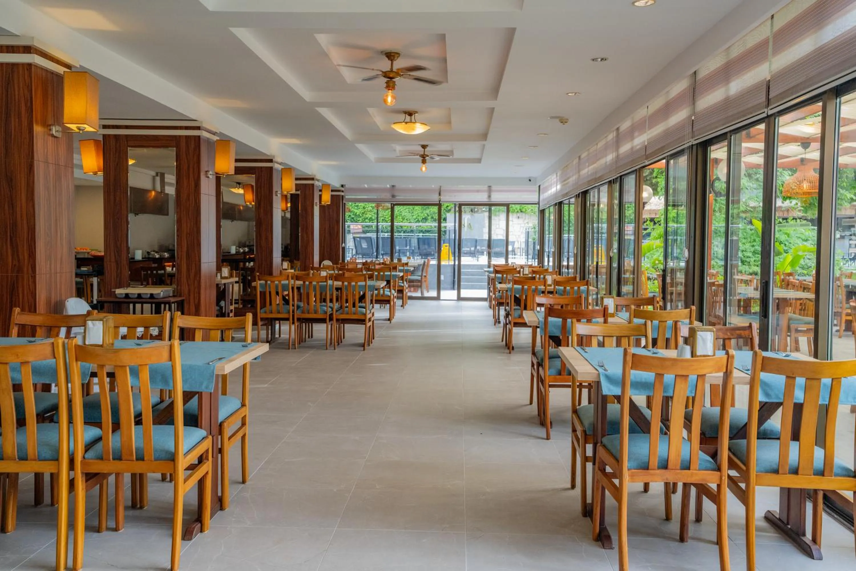 Marbel Hotel by PalmWings