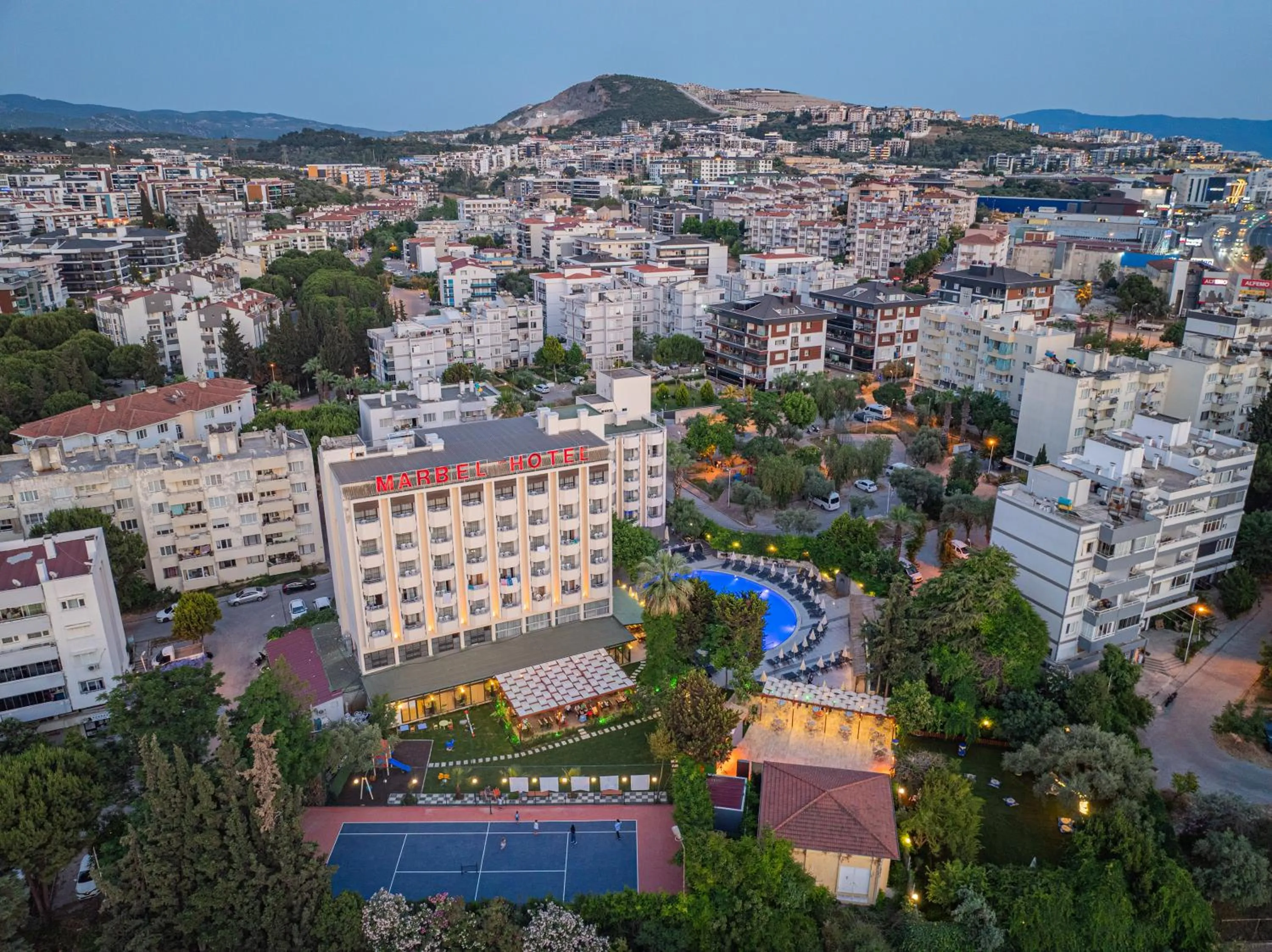 Marbel Hotel by PalmWings