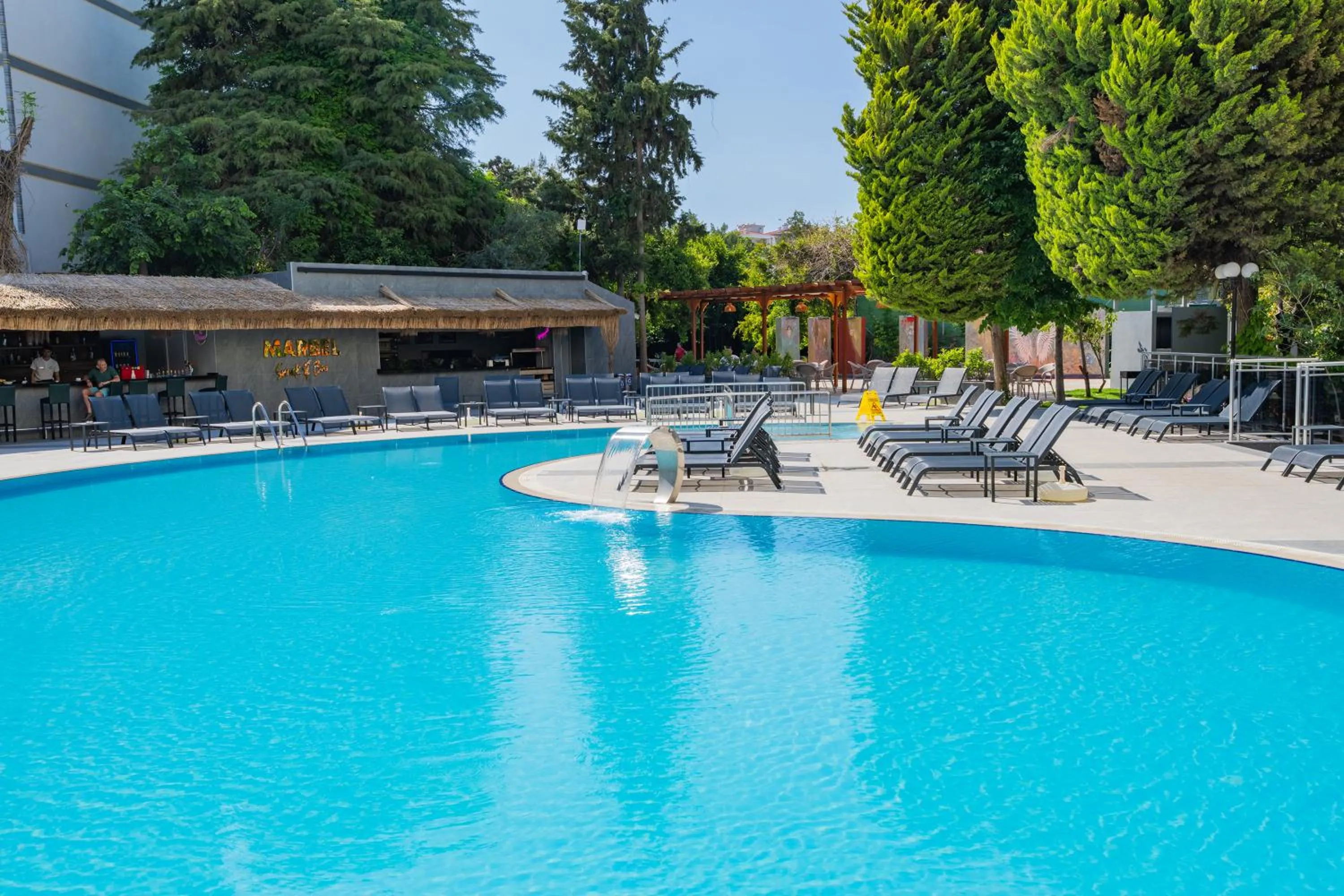 Marbel Hotel by PalmWings