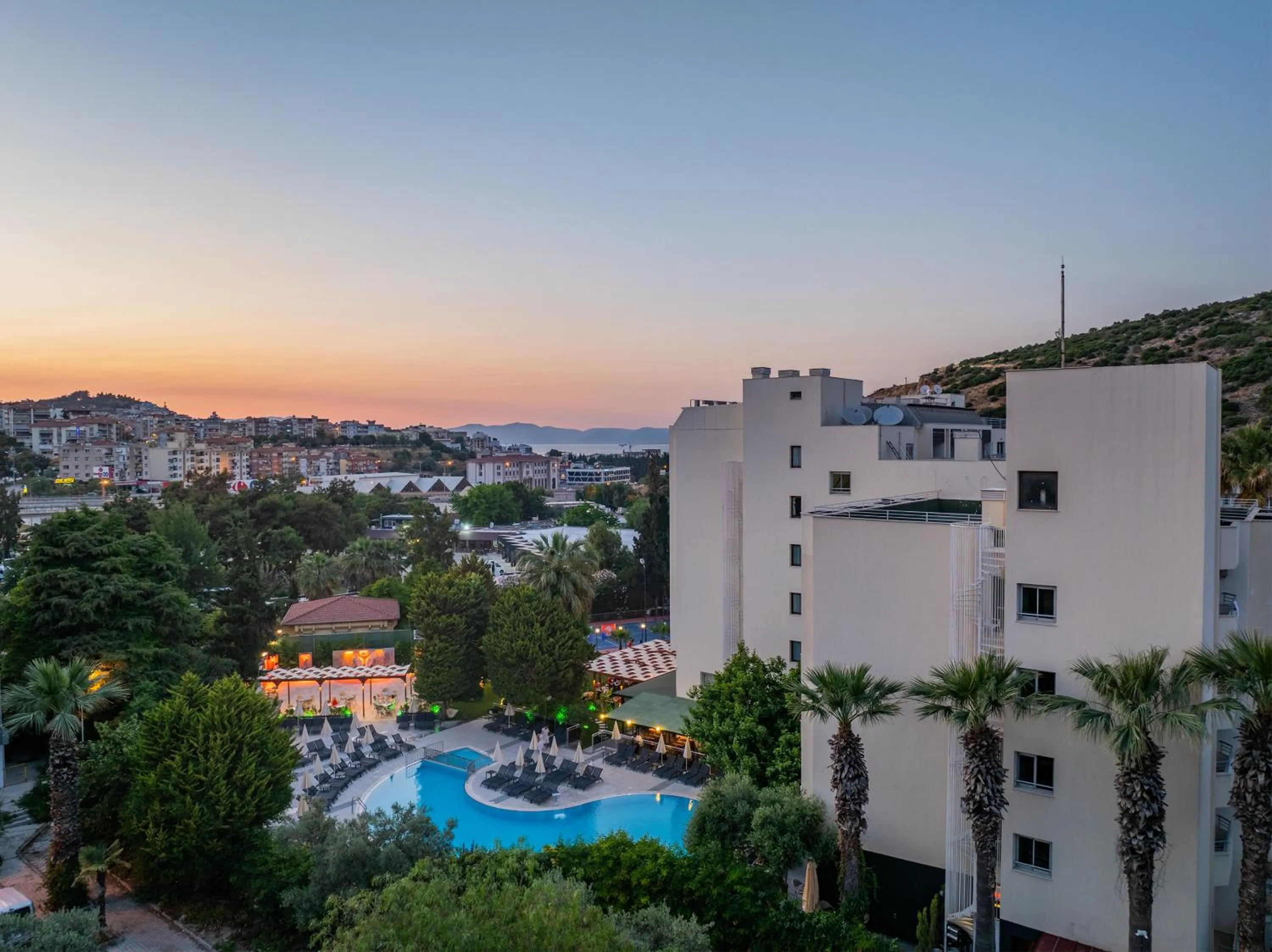 Marbel Hotel by PalmWings