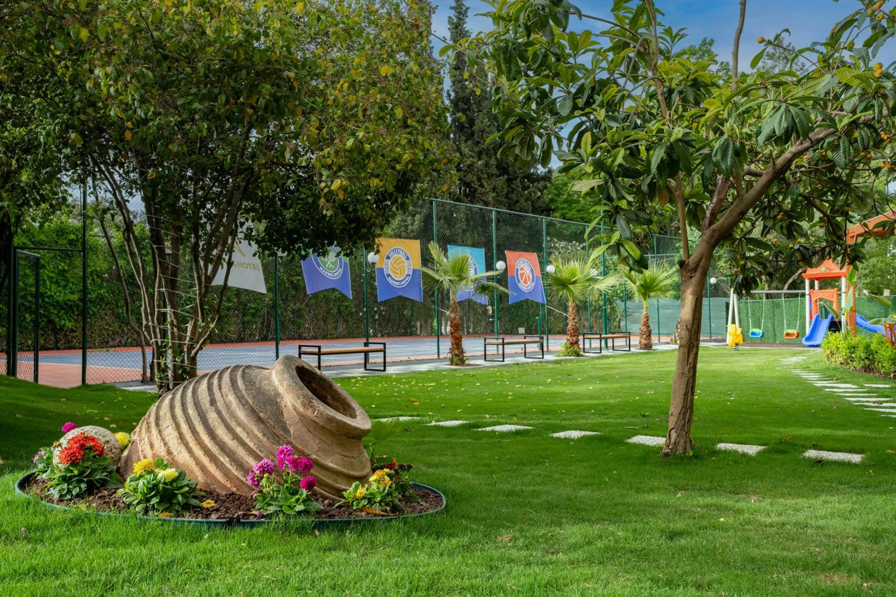 Marbel Hotel by PalmWings