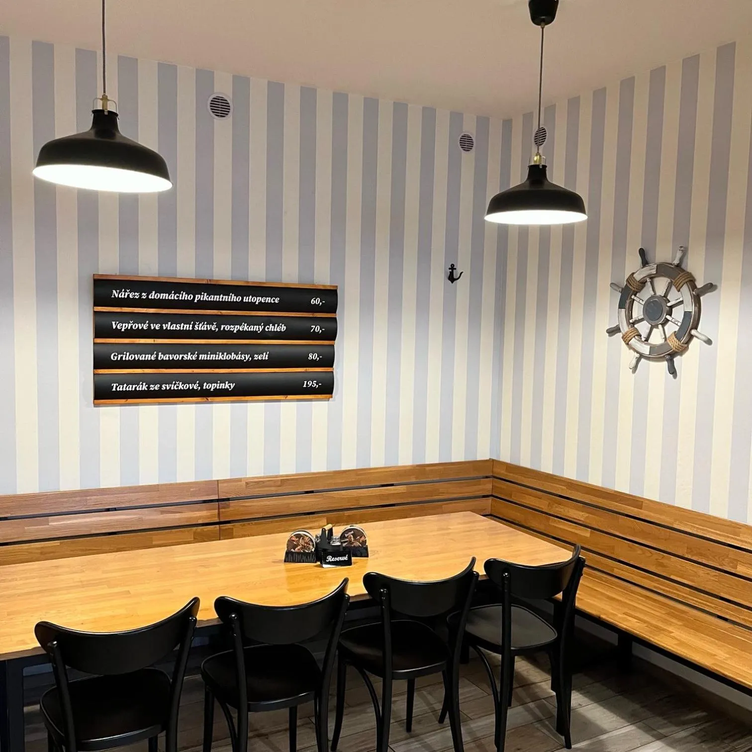 Restaurant/places to eat in Hotel U námořníka