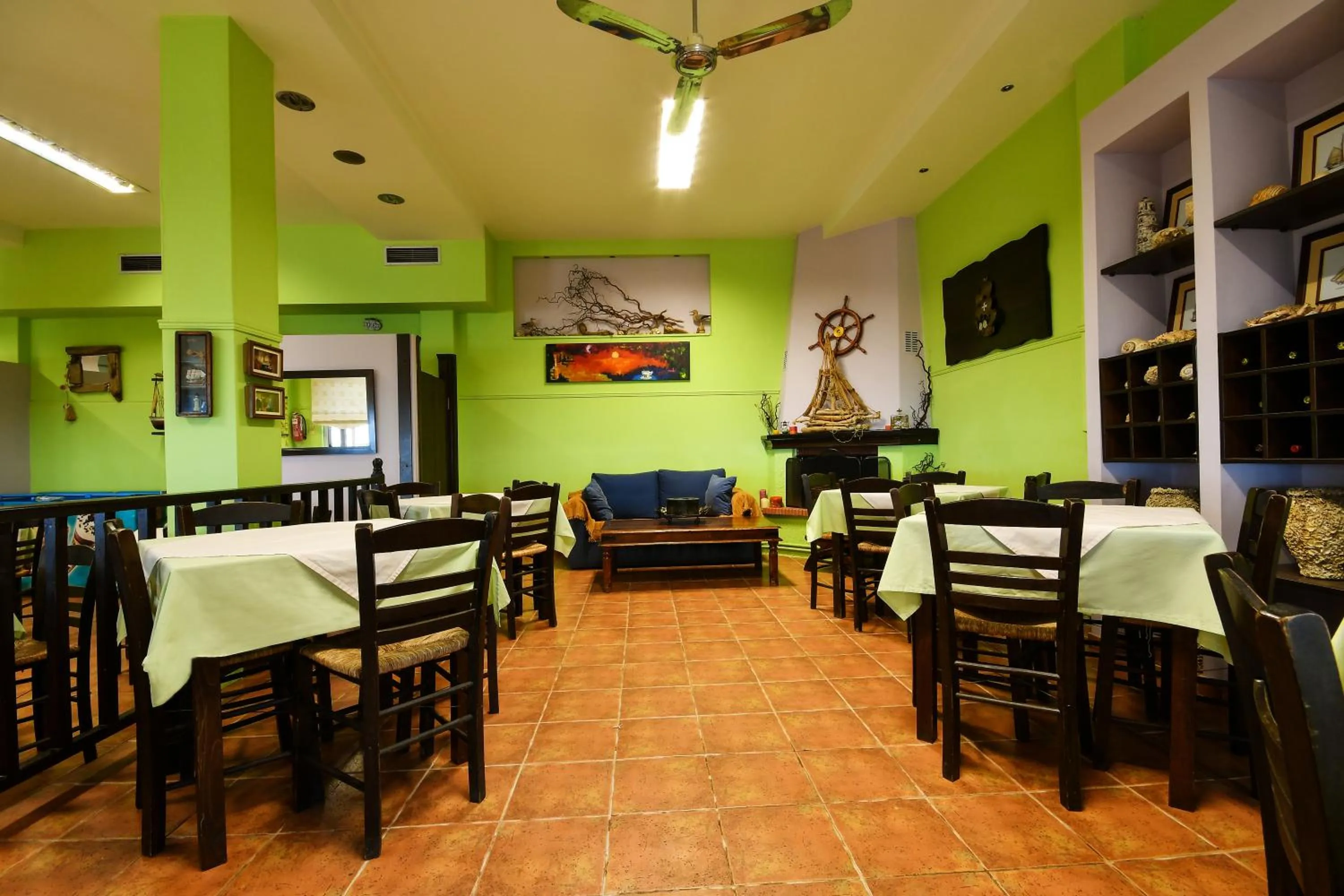 Restaurant/places to eat in Hotel Vlassis