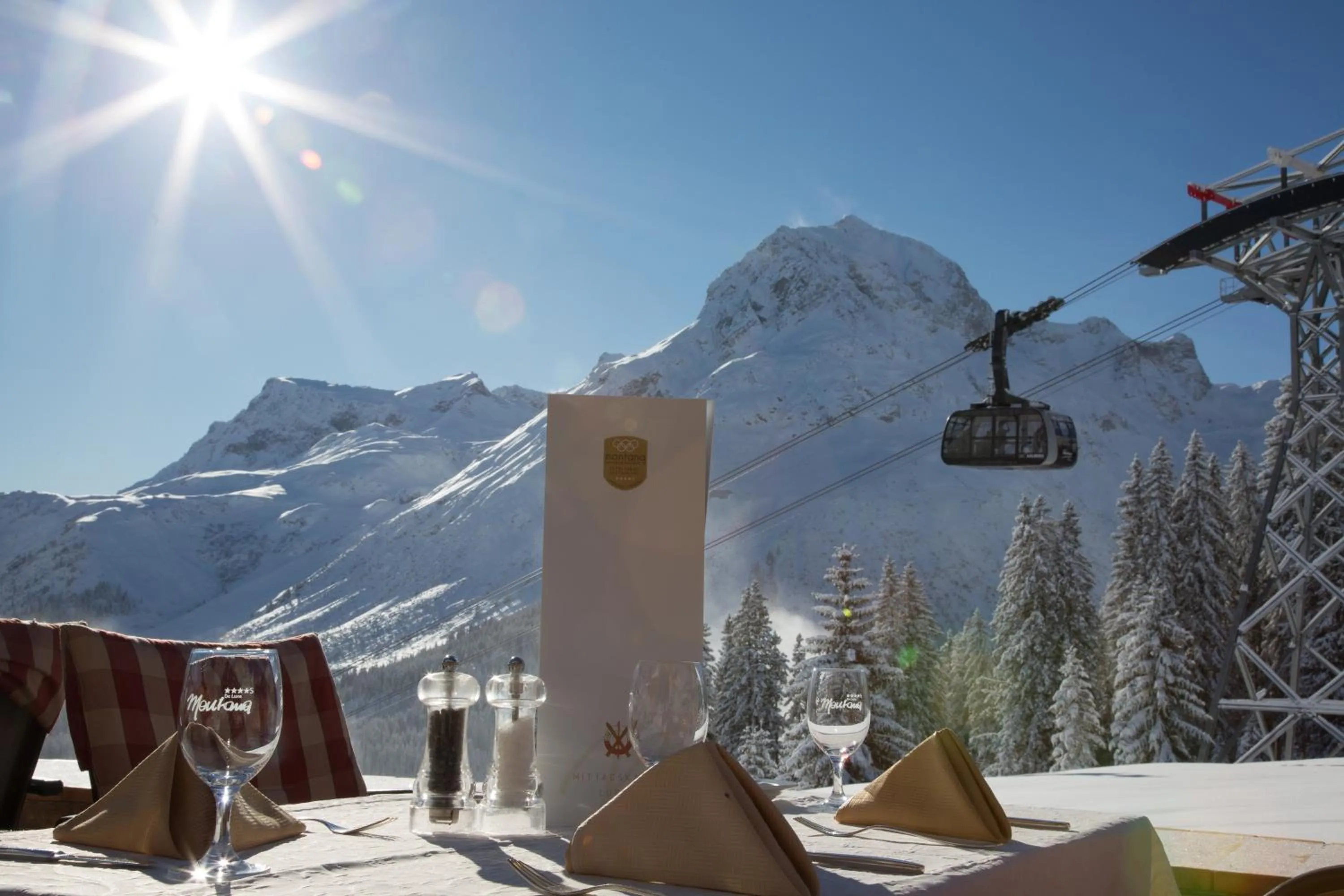 Restaurant/places to eat in Hotel & Chalet Montana