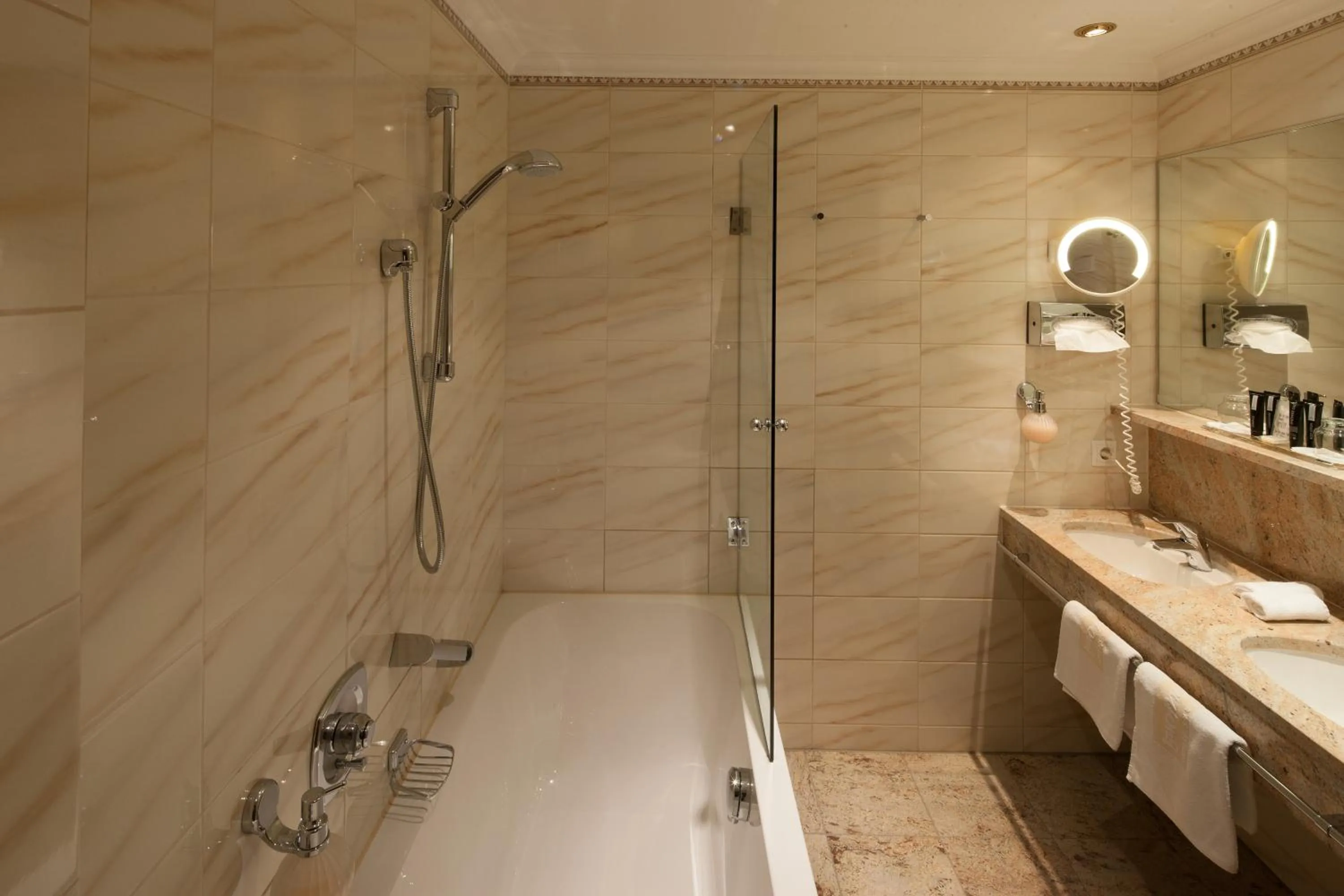 Bathroom in Hotel & Chalet Montana