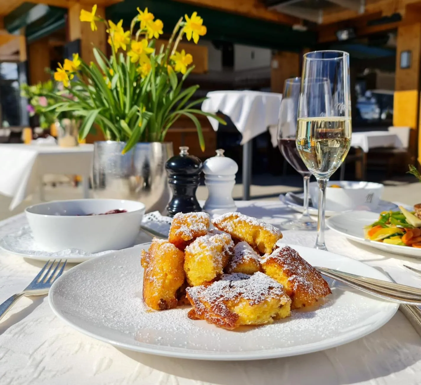 Restaurant/places to eat in Hotel & Chalet Montana