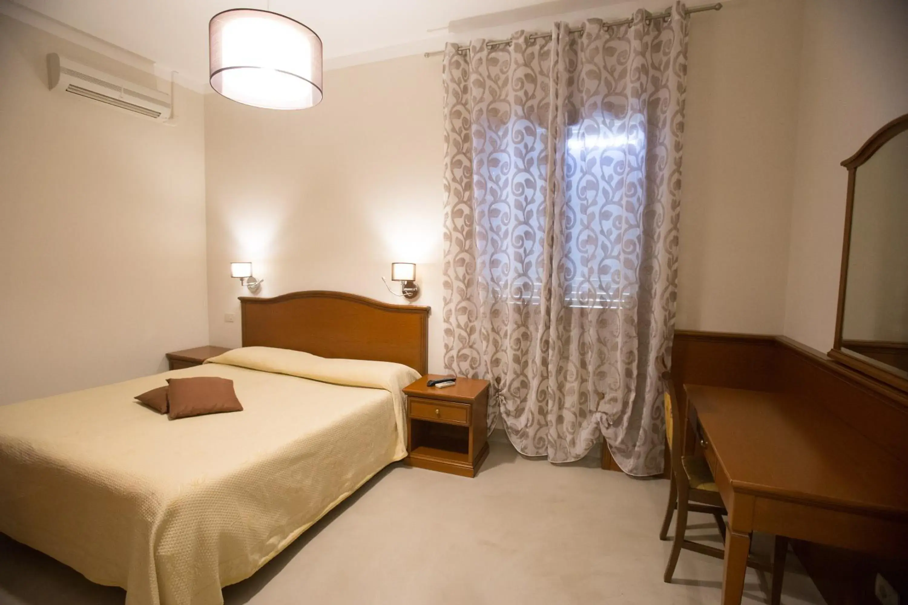 Single Room with Private Bathroom - single occupancy in La Magione Single Room with Private Bathroom - single occupancy in La Magione