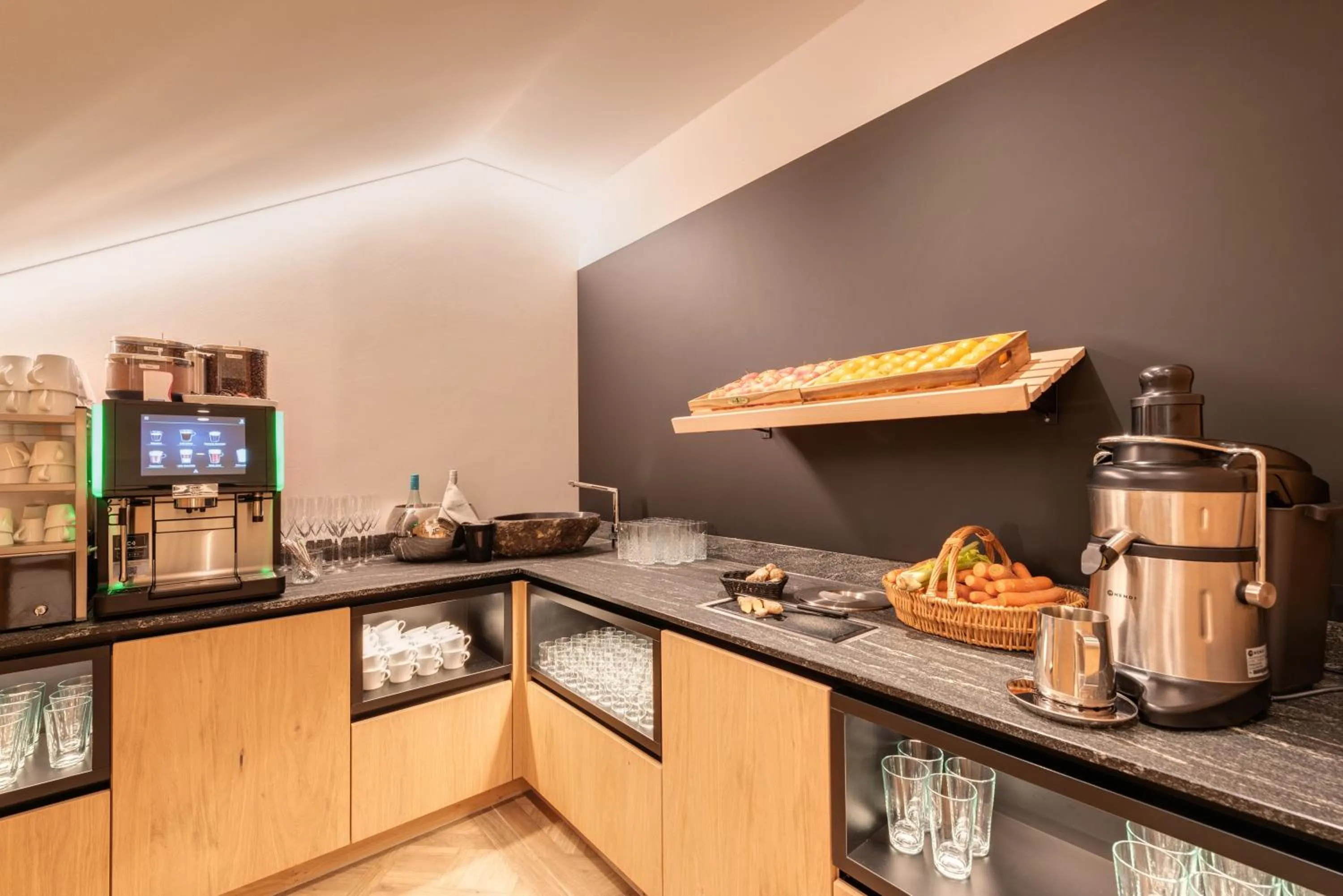 Breakfast in Hotel Zalwonder