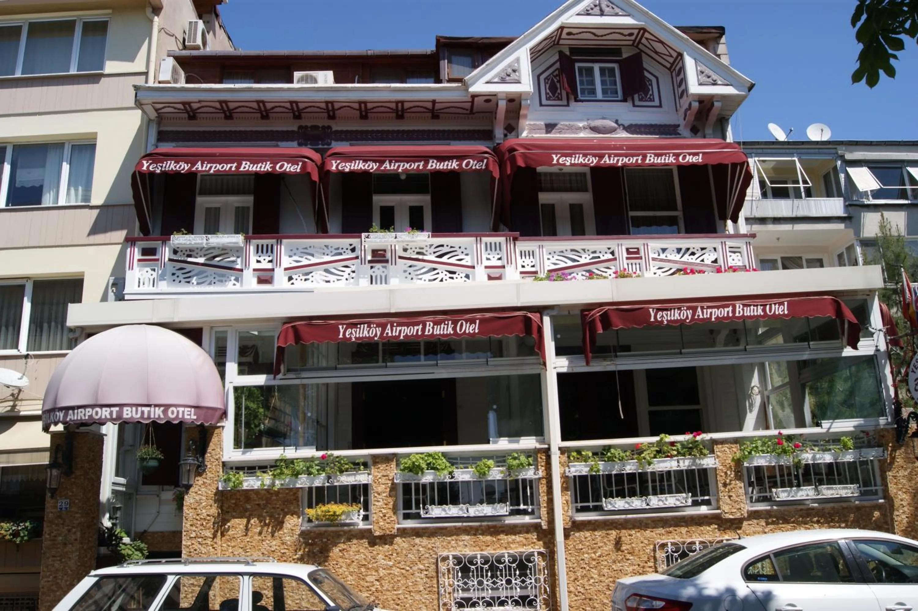 Property building in Yeşilköy Airport Hotel