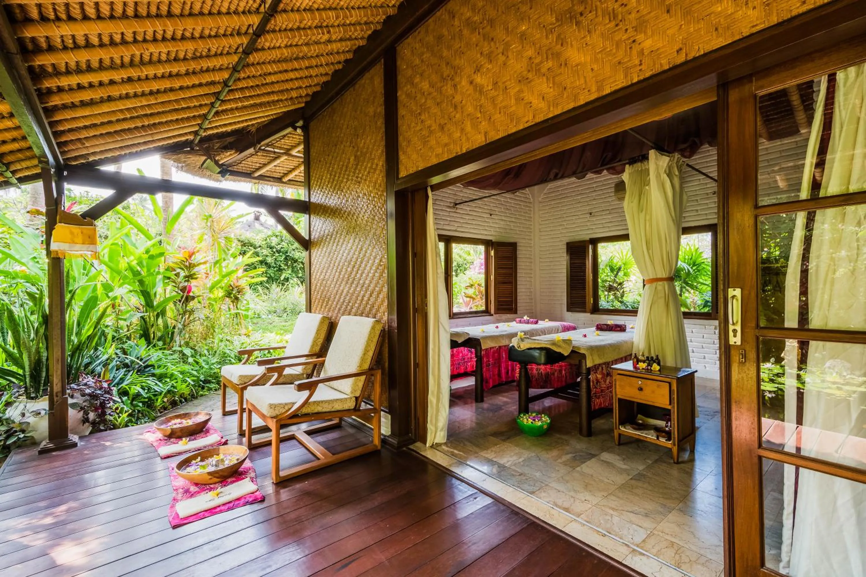 Spa and wellness centre/facilities, Bed in The Water Garden Hotel