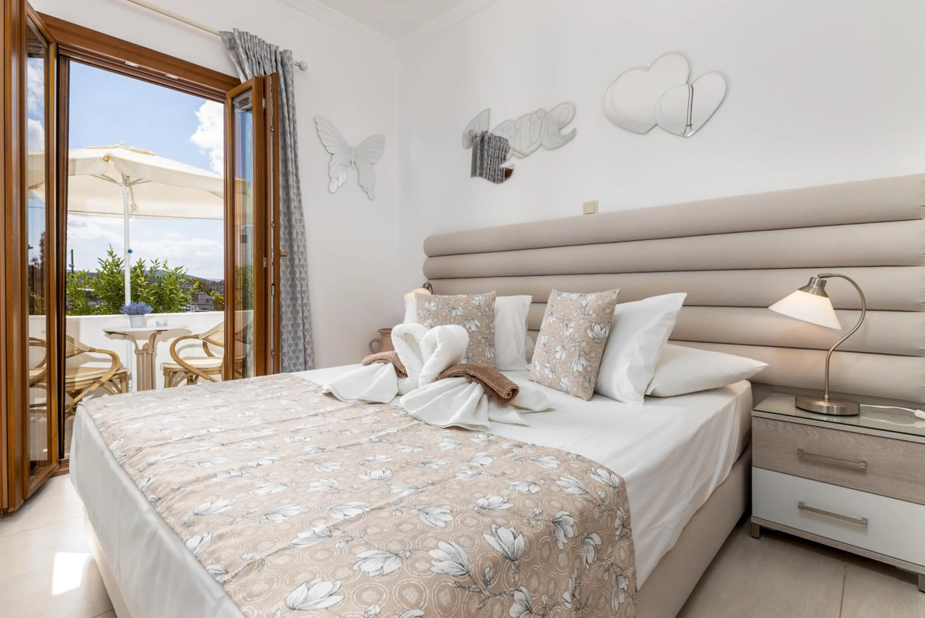 Photo of the whole room, Bed in Panos Luxury Studios