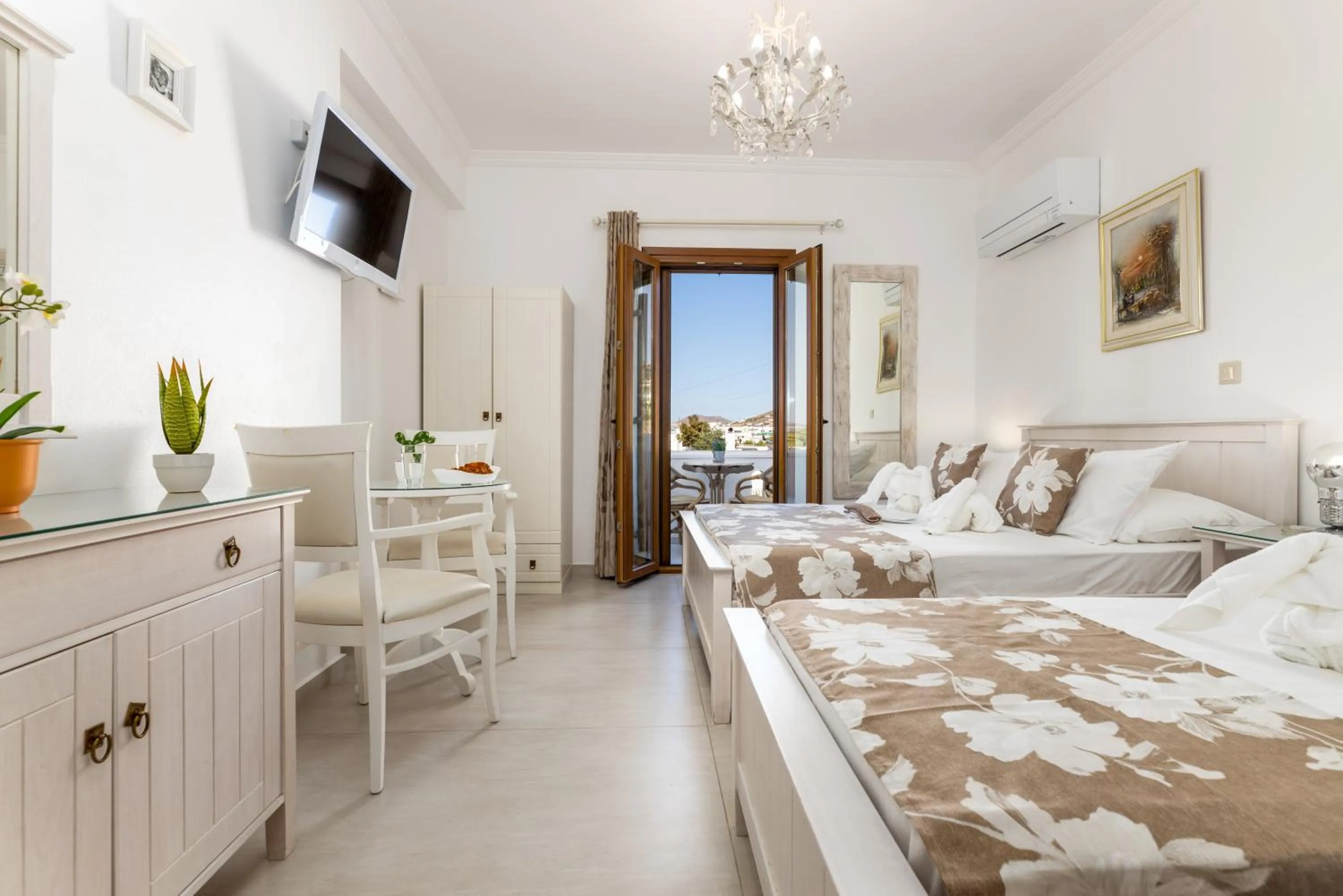 Street view, Bed in Panos Luxury Studios