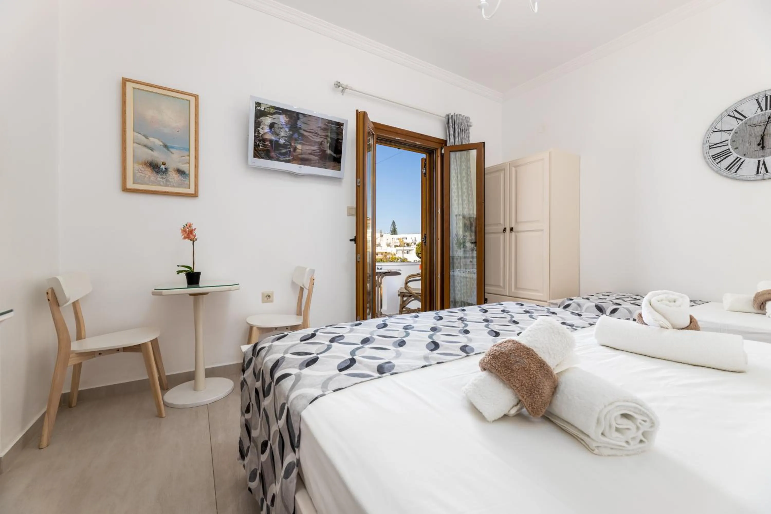 towels, Bed in Panos Luxury Studios