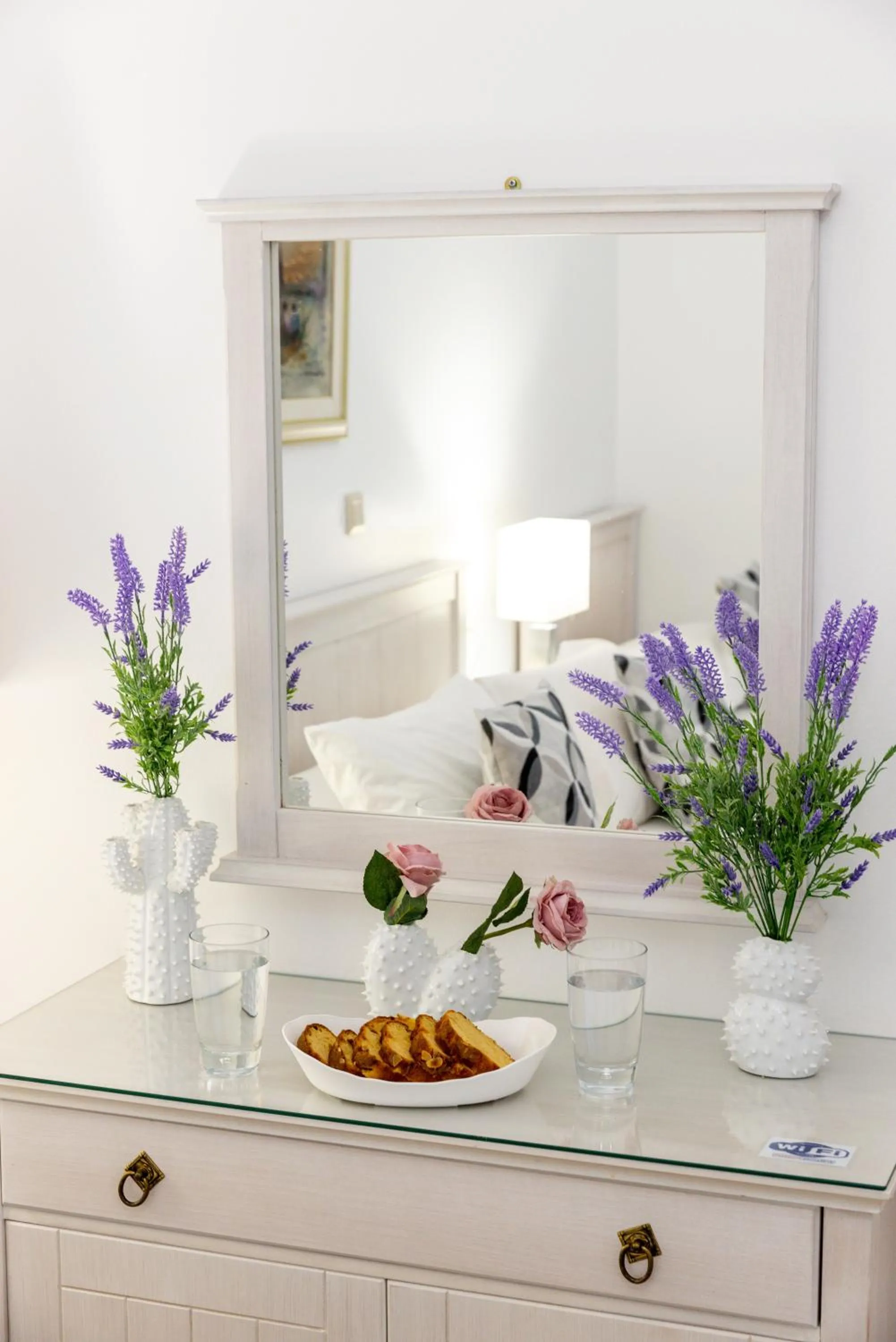 Food in Panos Luxury Studios