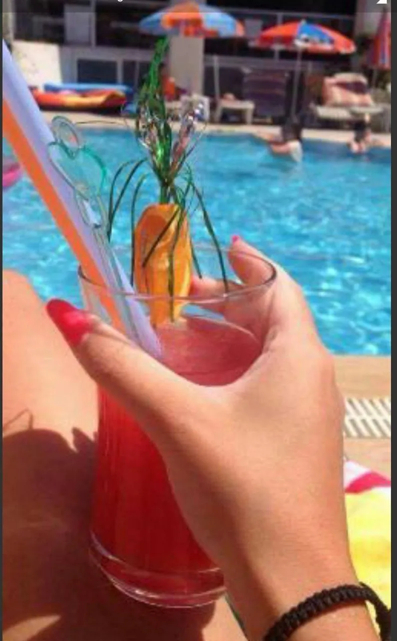 Alcoholic drinks in Ant Apart Hotel