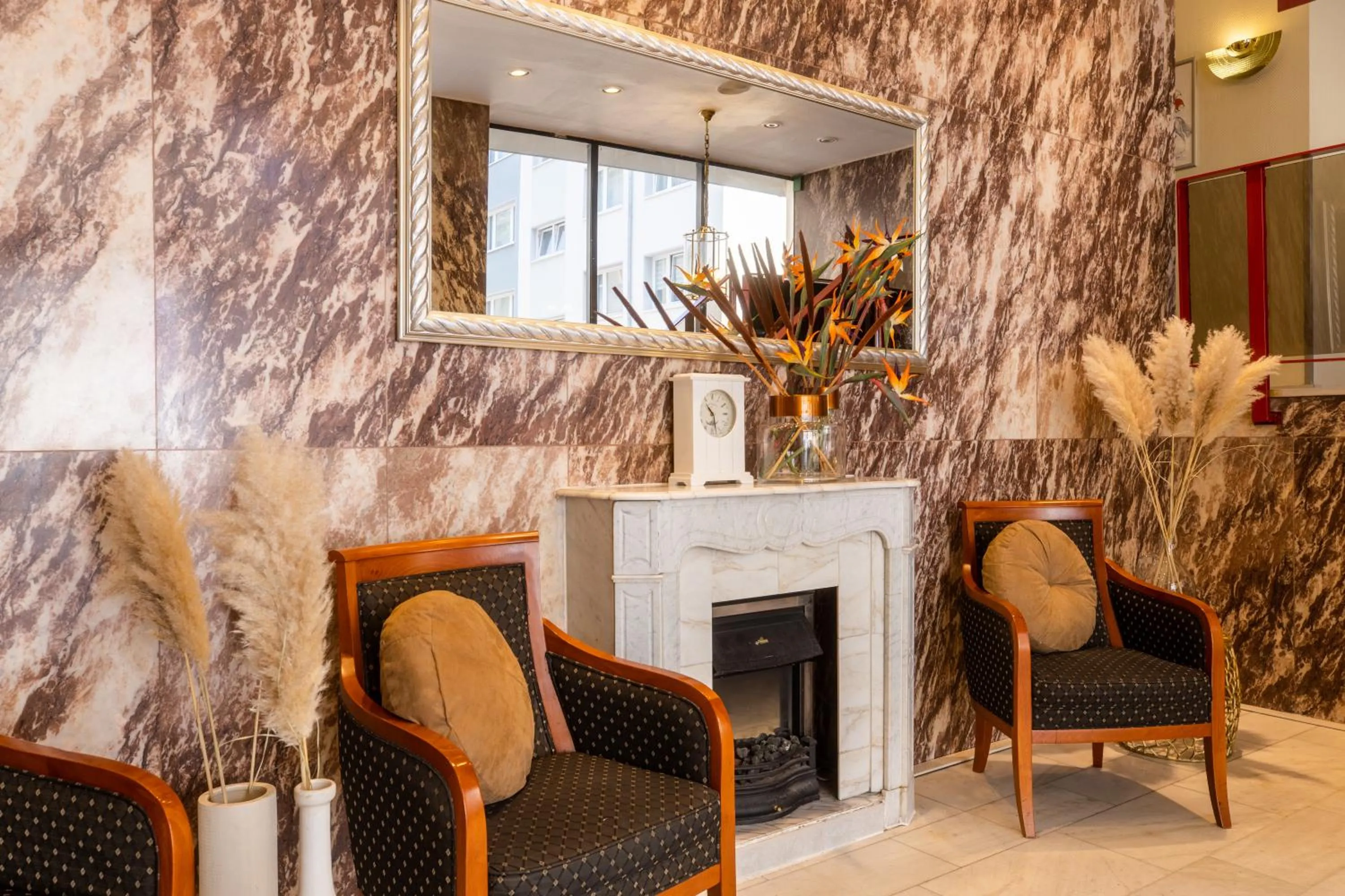 Seating area in Hotel Leonet