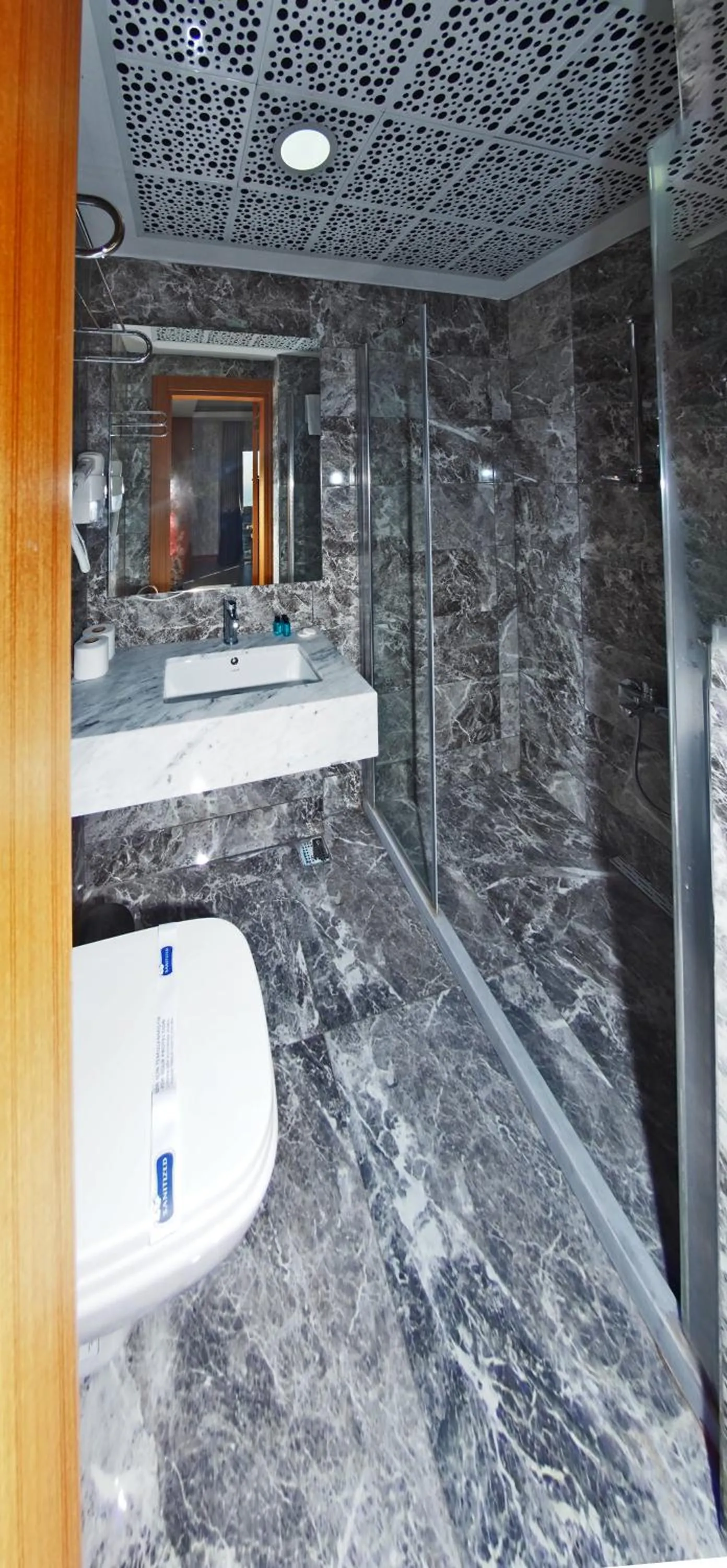 Bathroom in Grand Emir Hotel Old City