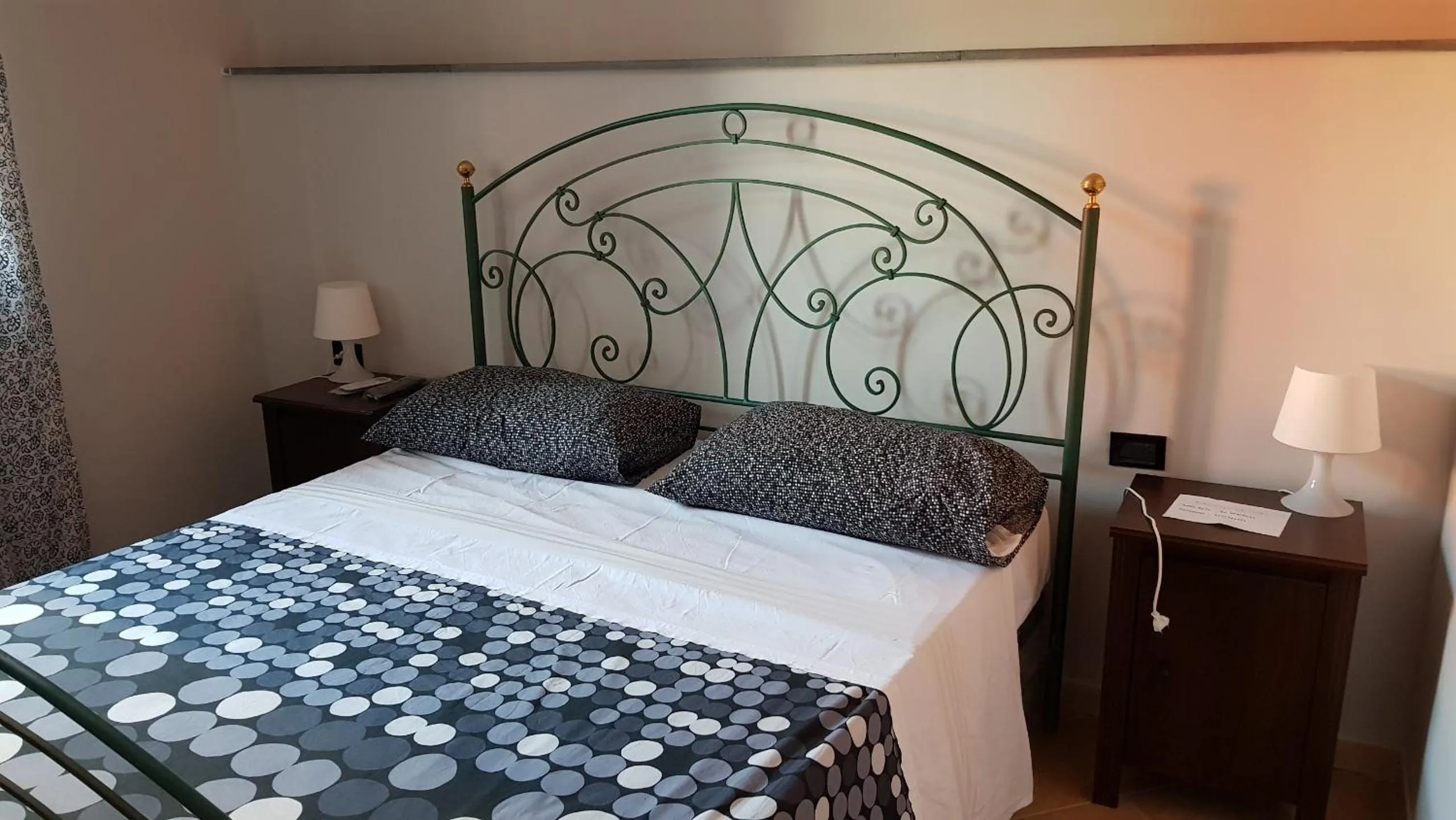 Bed in Bed & Breakfast Neapolis