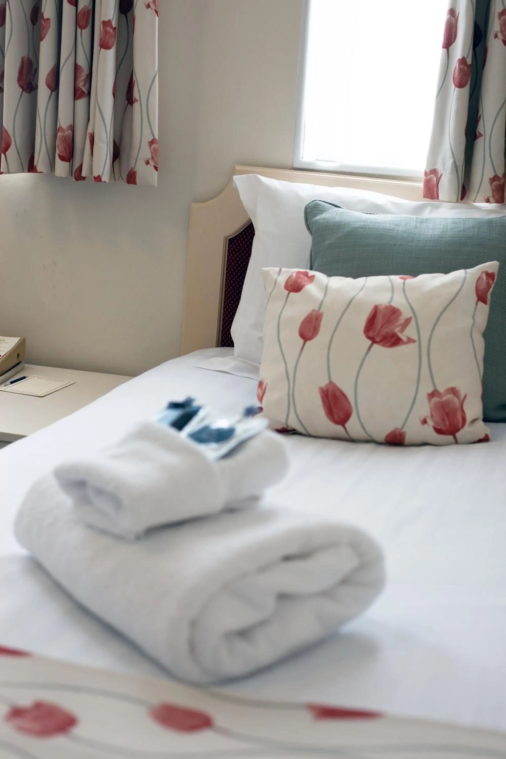 Photo of the whole room in Redcliffe Hotel