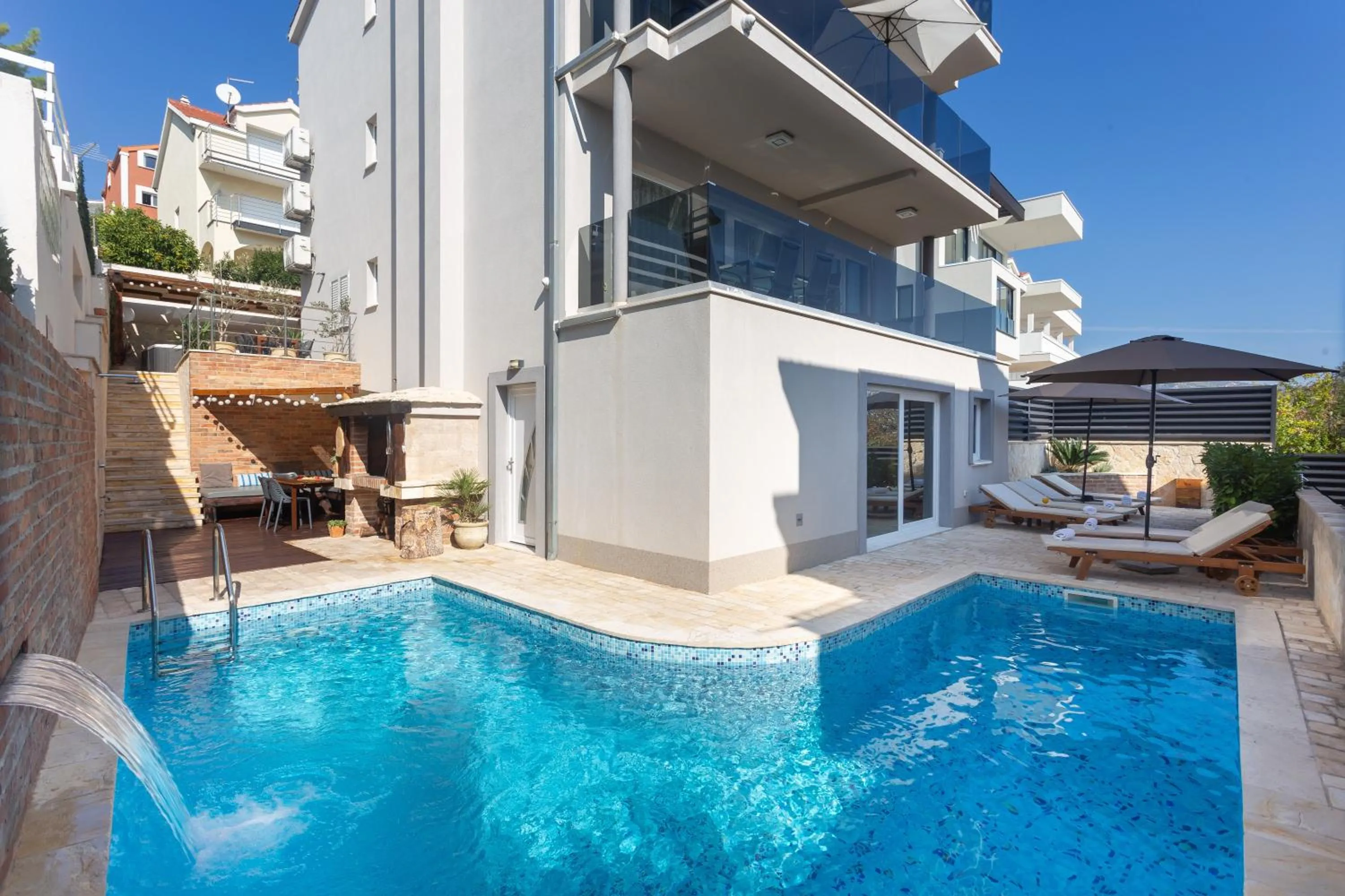 Apartments Aqua