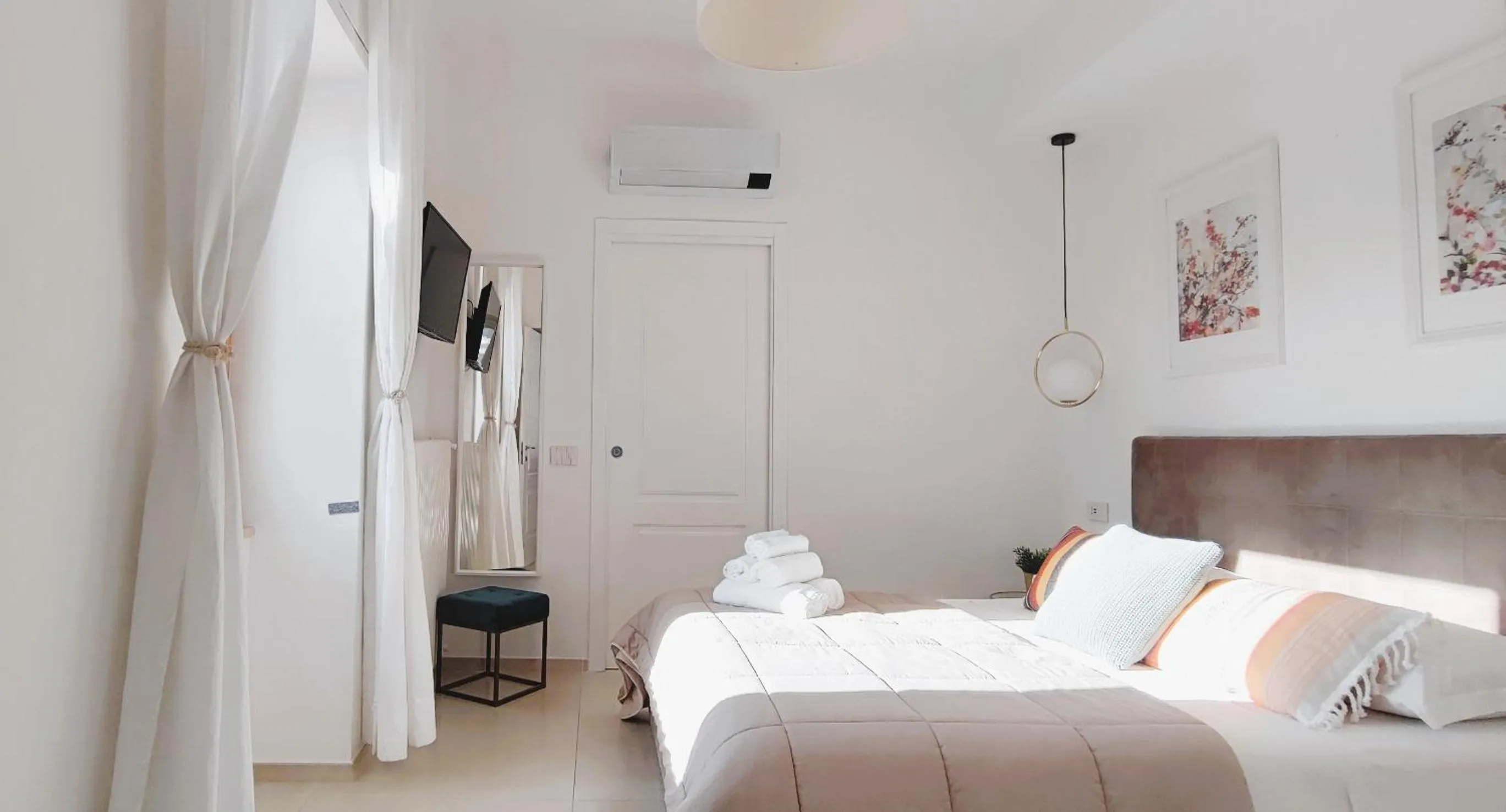 Bedroom, Bed in Villa Ettore