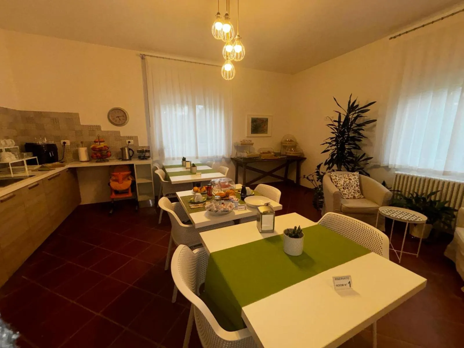 Kitchen or kitchenette in La Nuova Dimora B&B