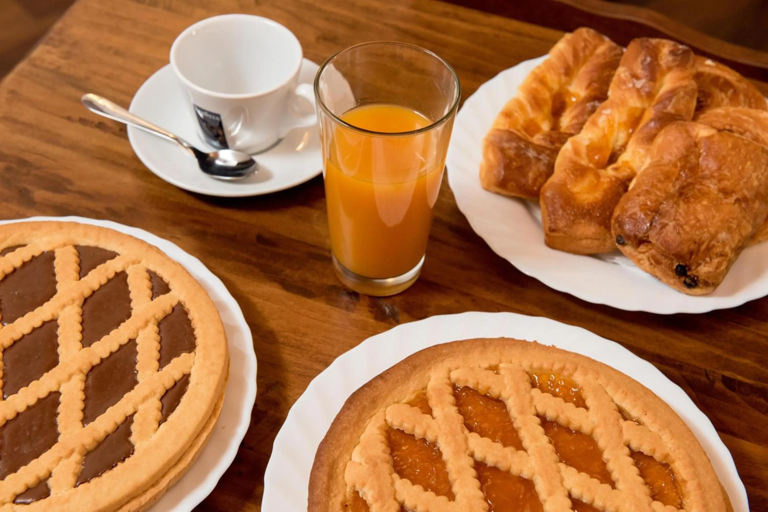 Buffet breakfast in Luxury Relais Cuore Sabino