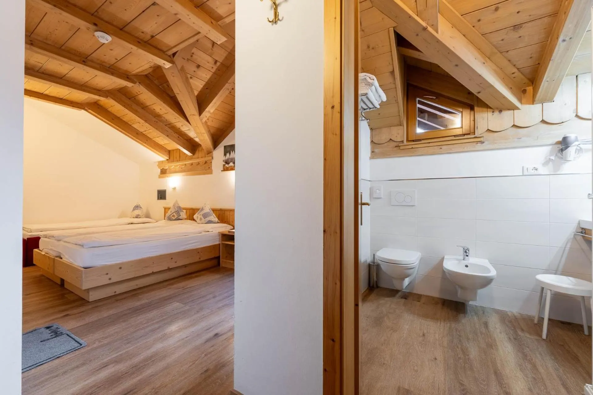 Toilet, Bed in Villa Adria B&B